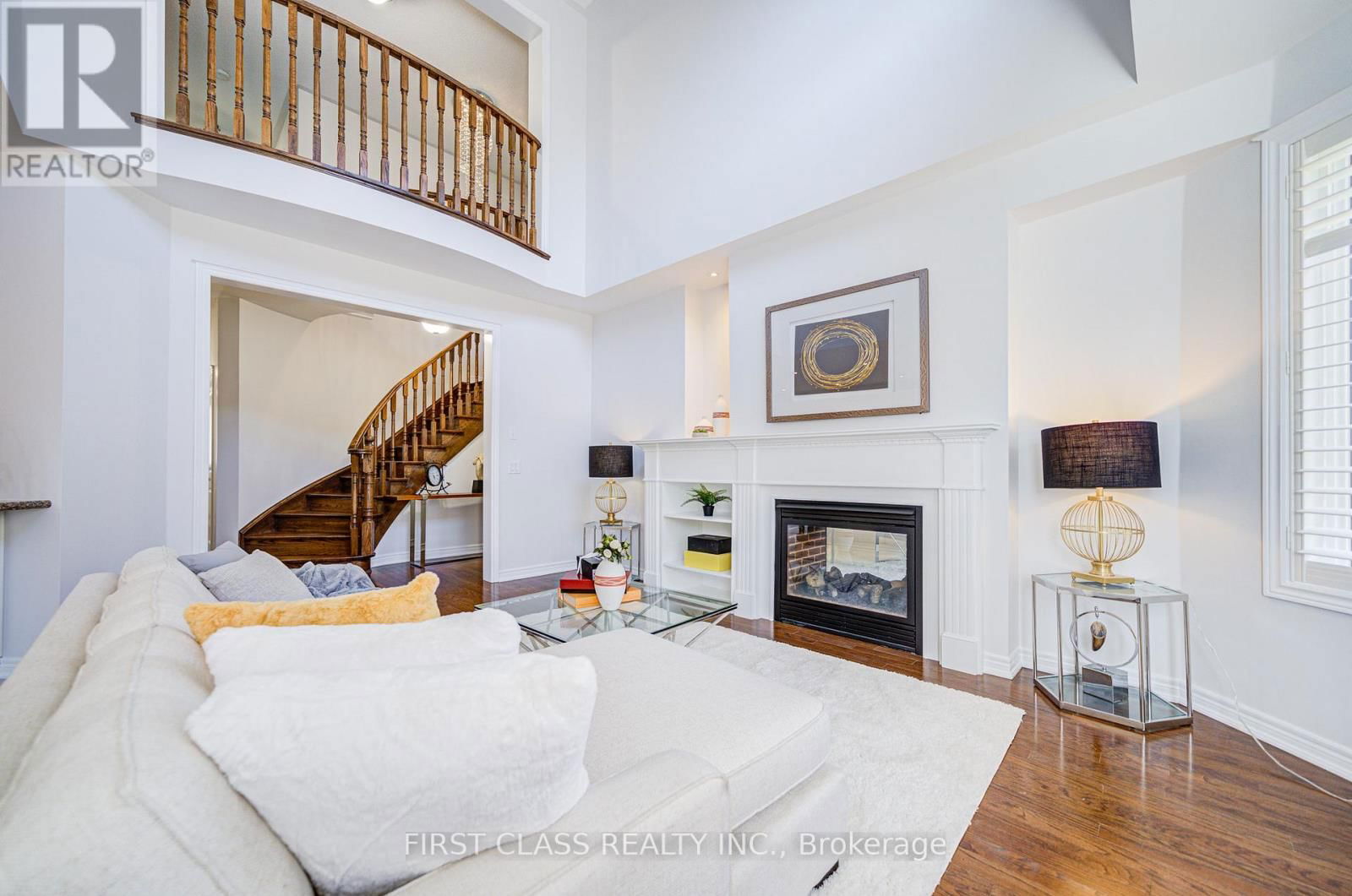 566 NORTH PARK BOULEVARD Image 16