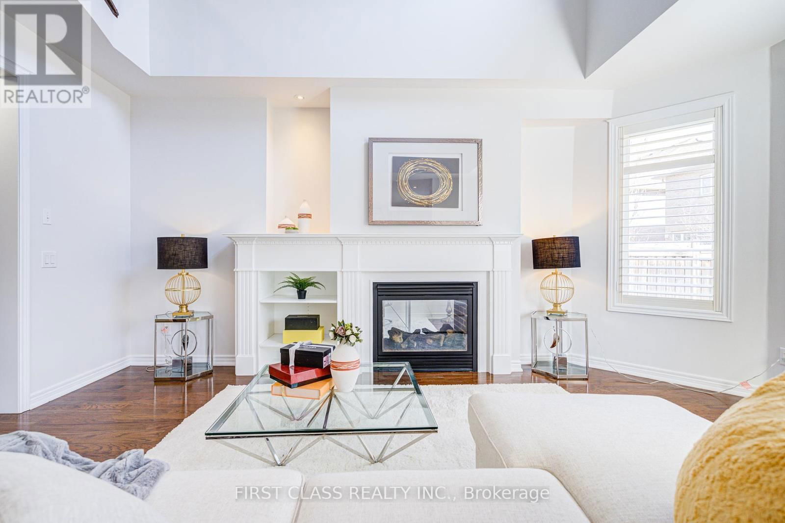 566 NORTH PARK BOULEVARD Image 17