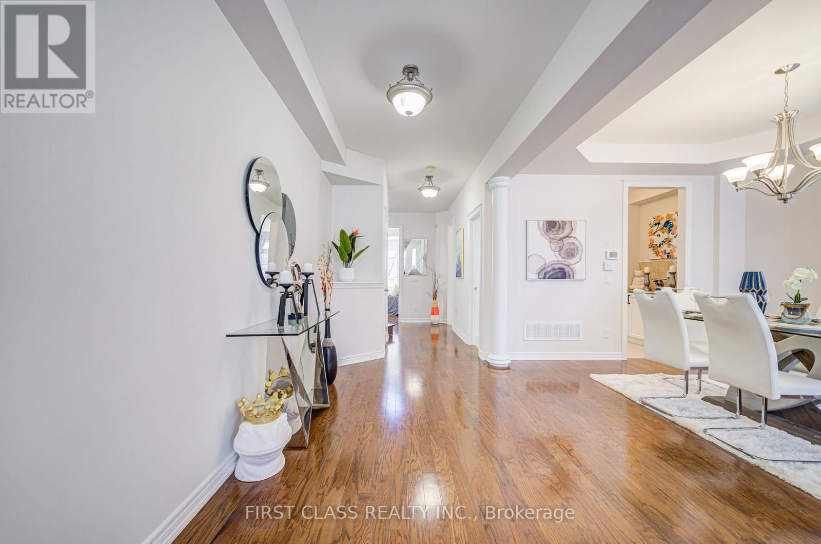 566 NORTH PARK BOULEVARD Image 3