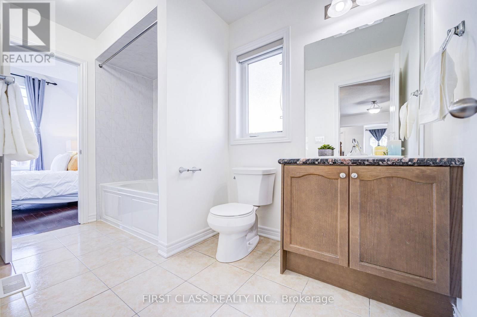 566 NORTH PARK BOULEVARD Image 39