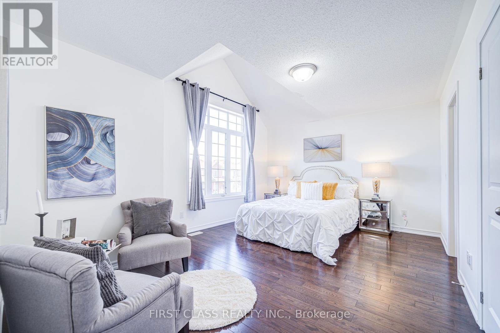 566 NORTH PARK BOULEVARD Image 45