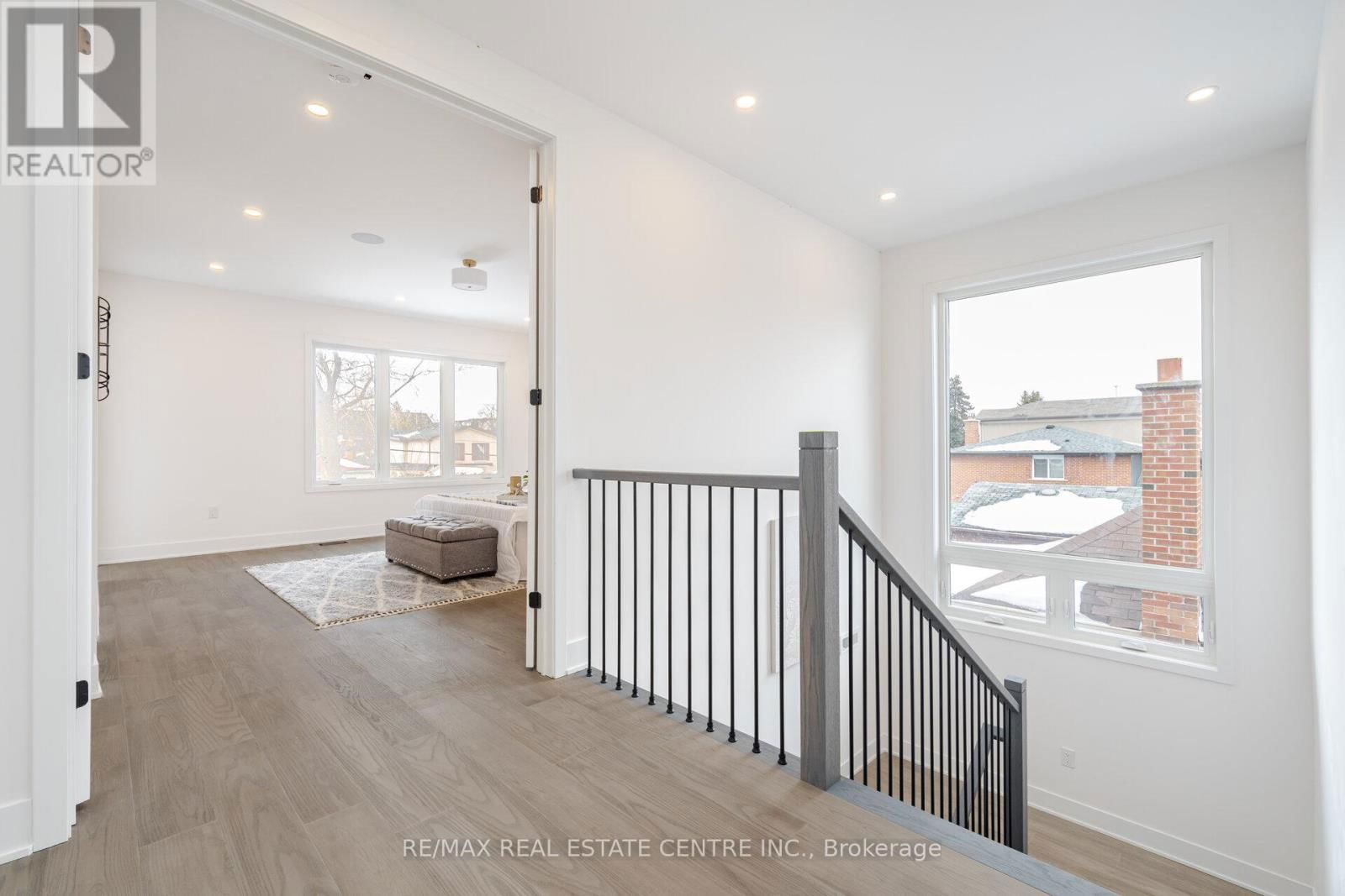 404 MELROSE STREET Image 24