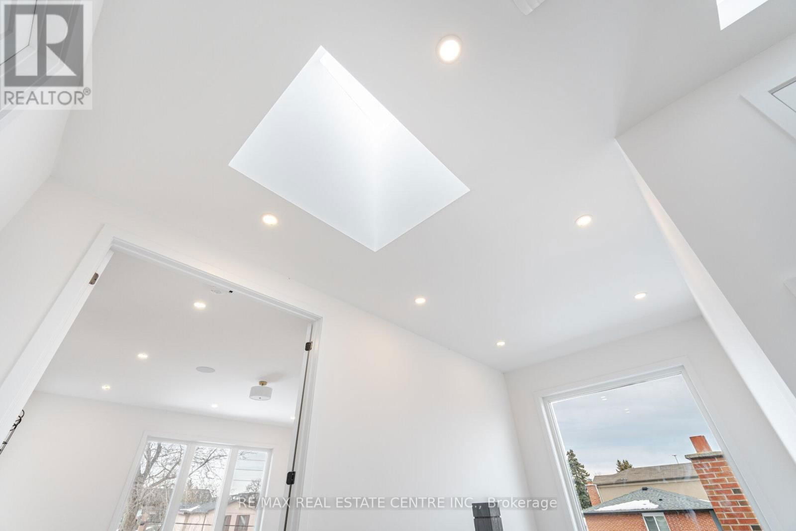 404 MELROSE STREET Image 25