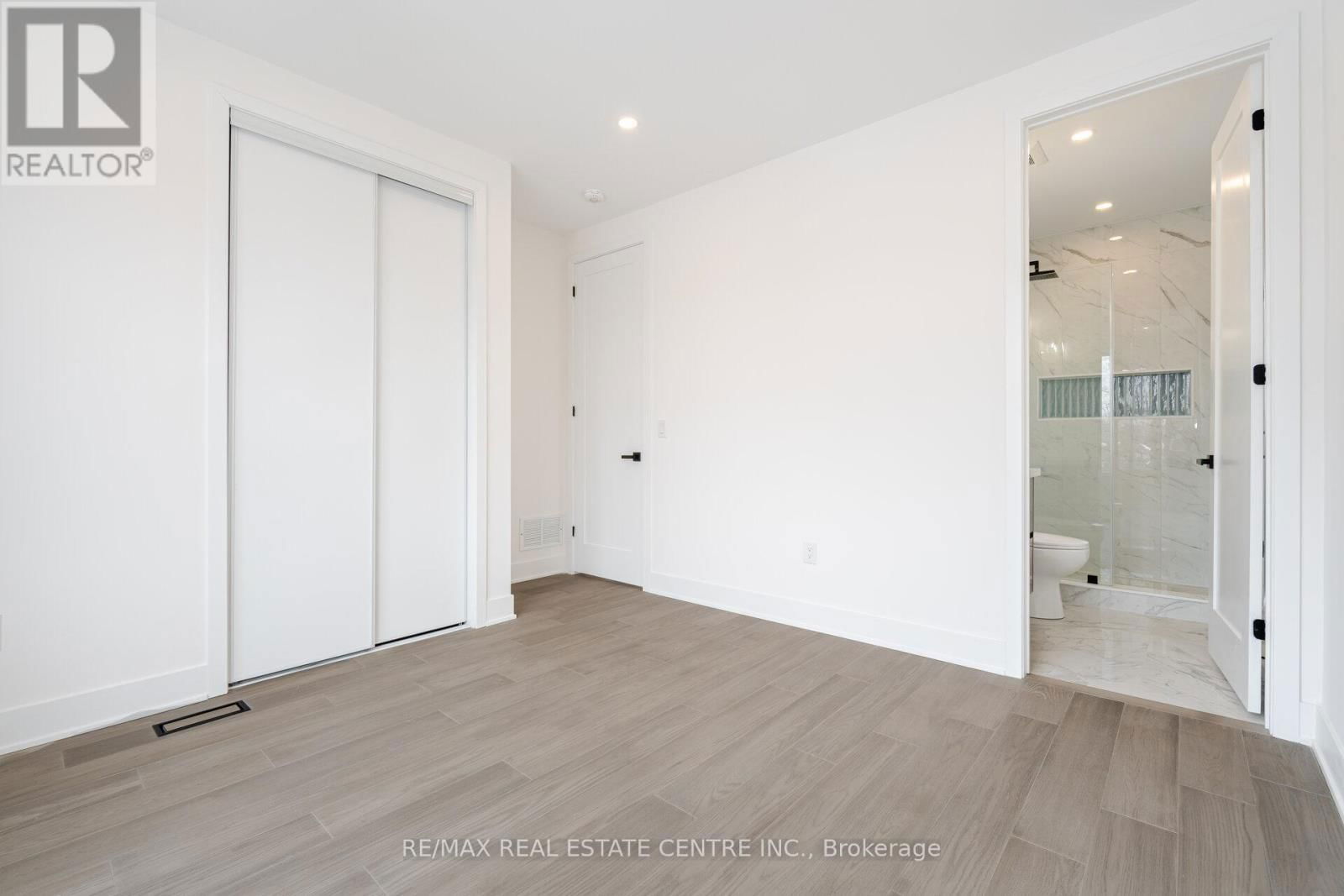 404 MELROSE STREET Image 33