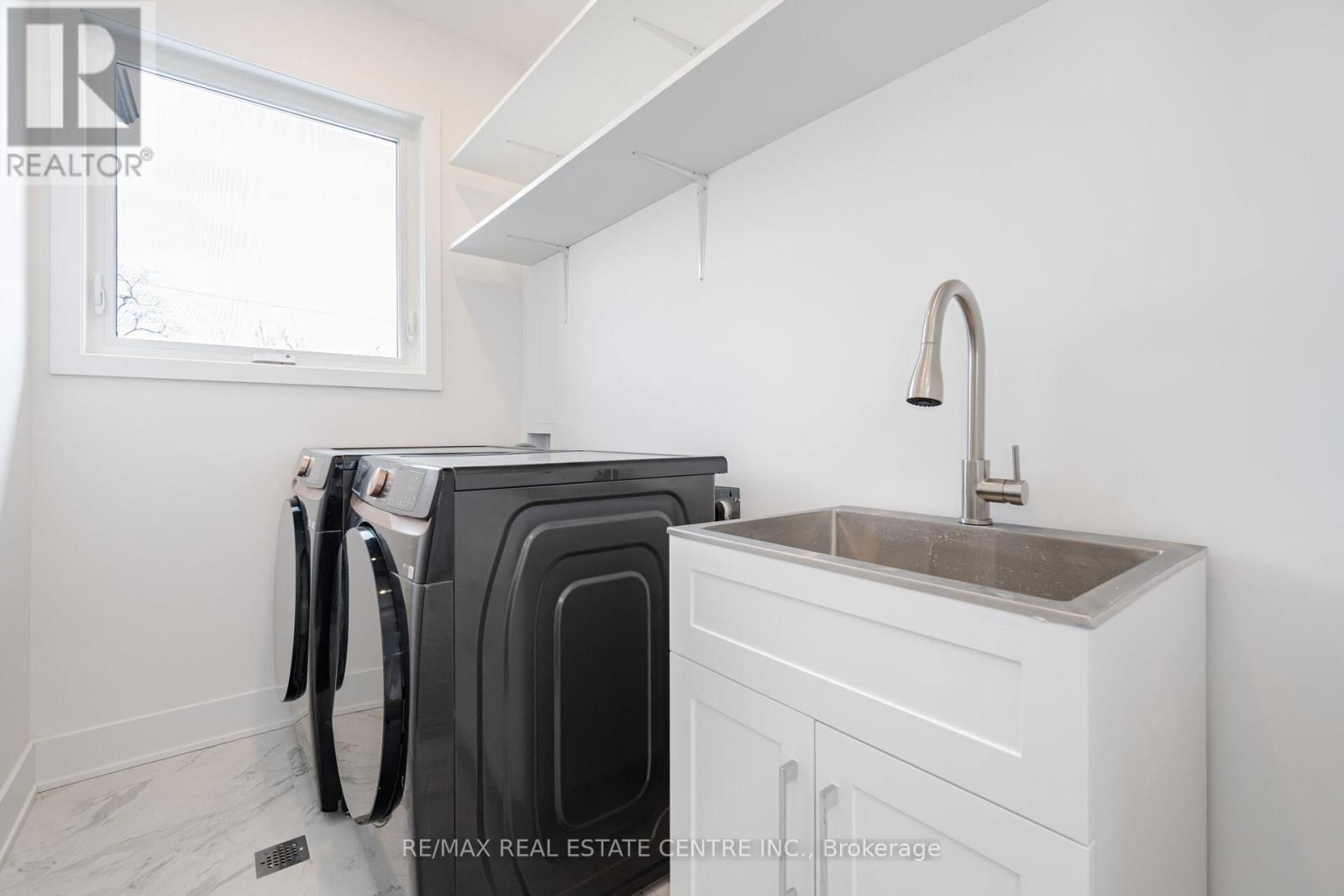 404 MELROSE STREET Image 38
