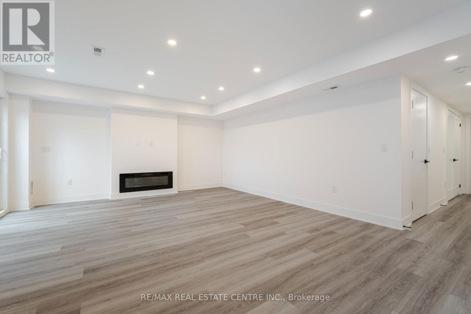 404 MELROSE STREET Image 41