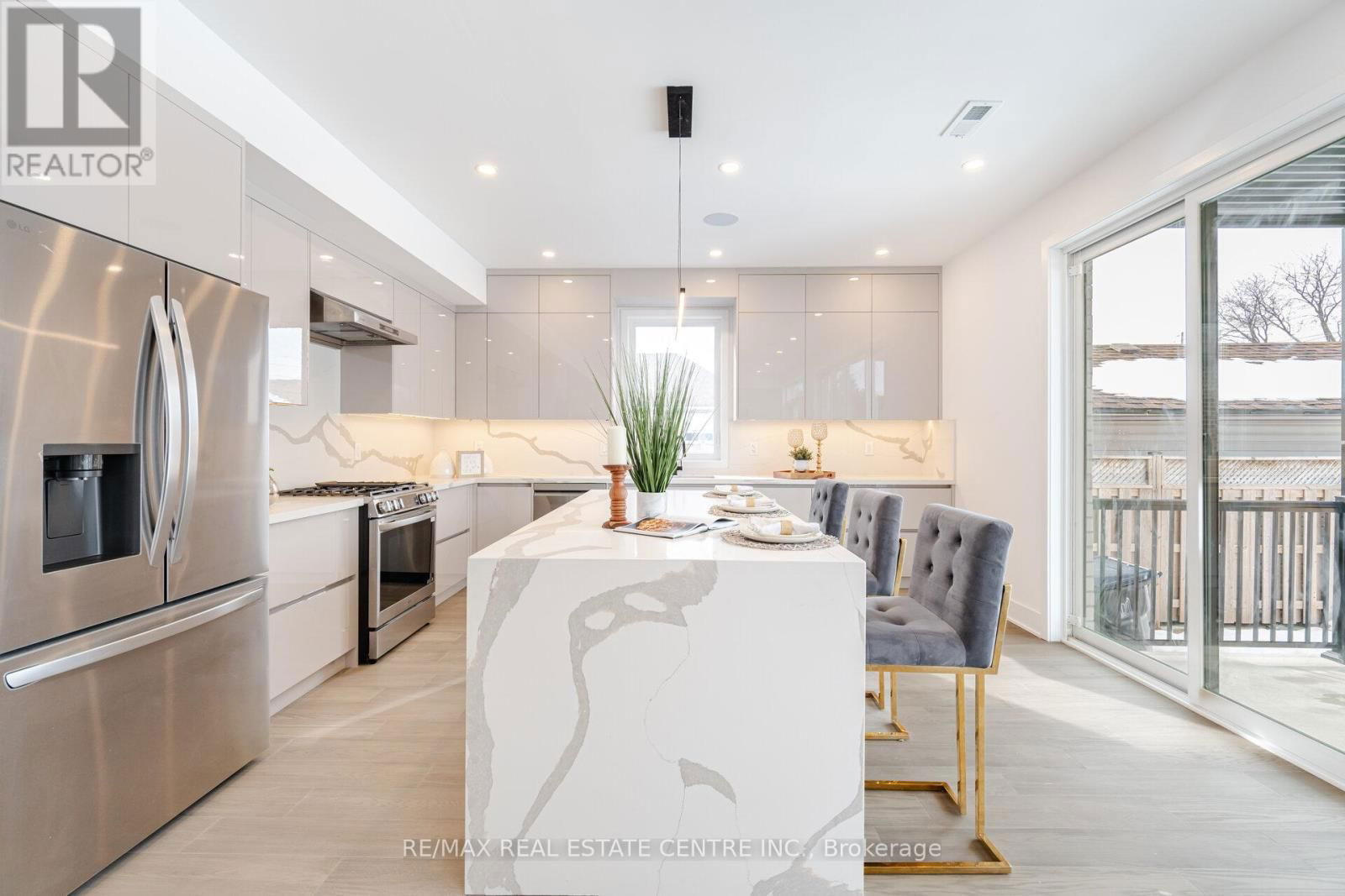 404 MELROSE STREET Image 10