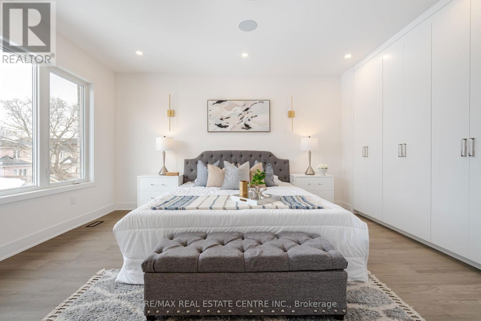 404 MELROSE STREET Image 22