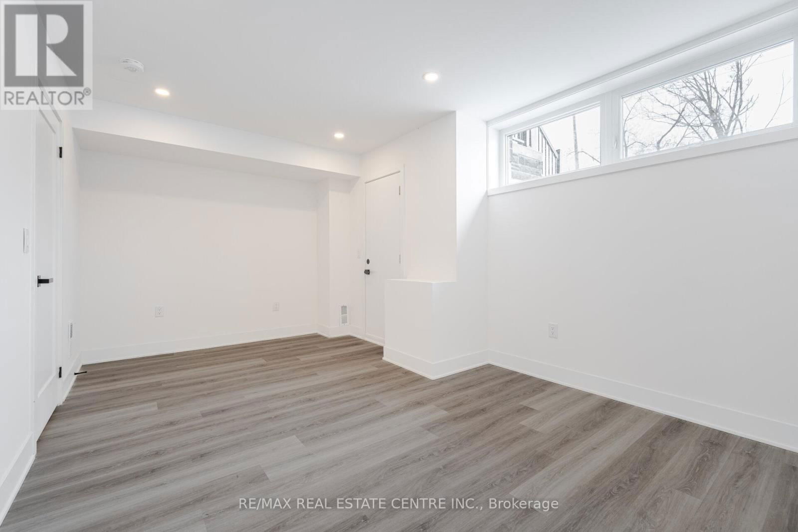 404 MELROSE STREET Image 42