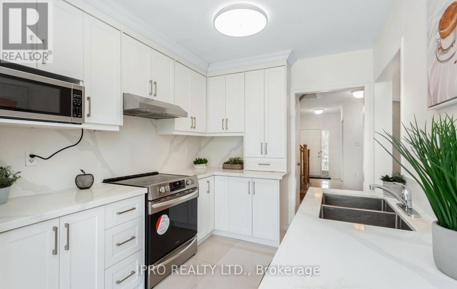 6150 WINDFLEET CRESCENT Image 15
