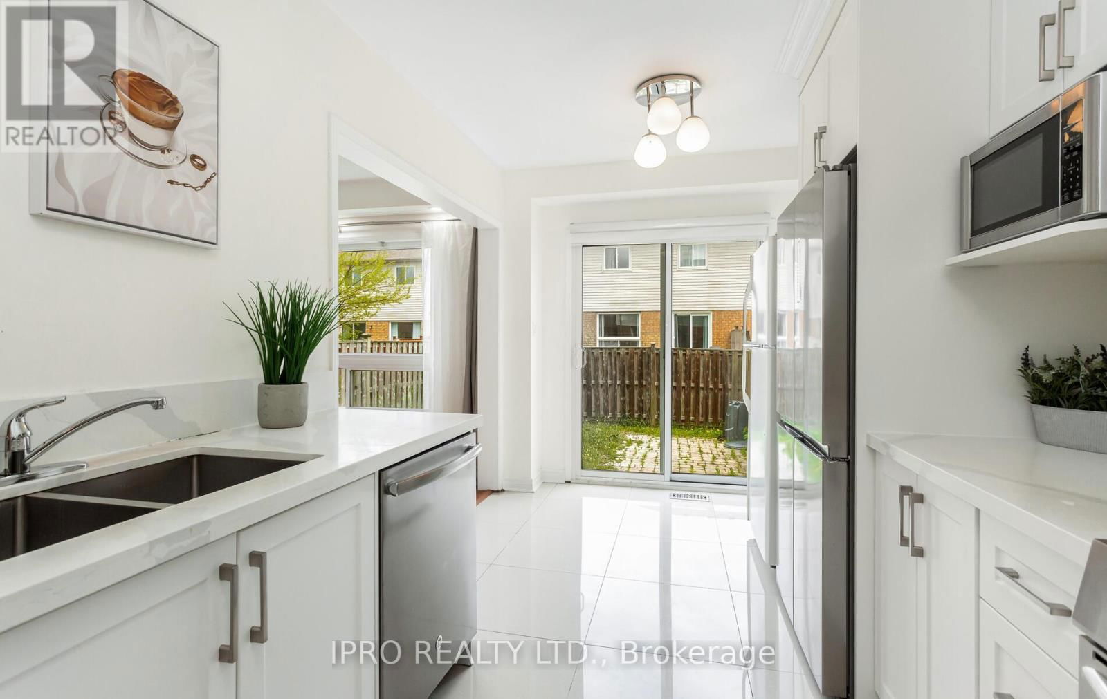 6150 WINDFLEET CRESCENT Image 18