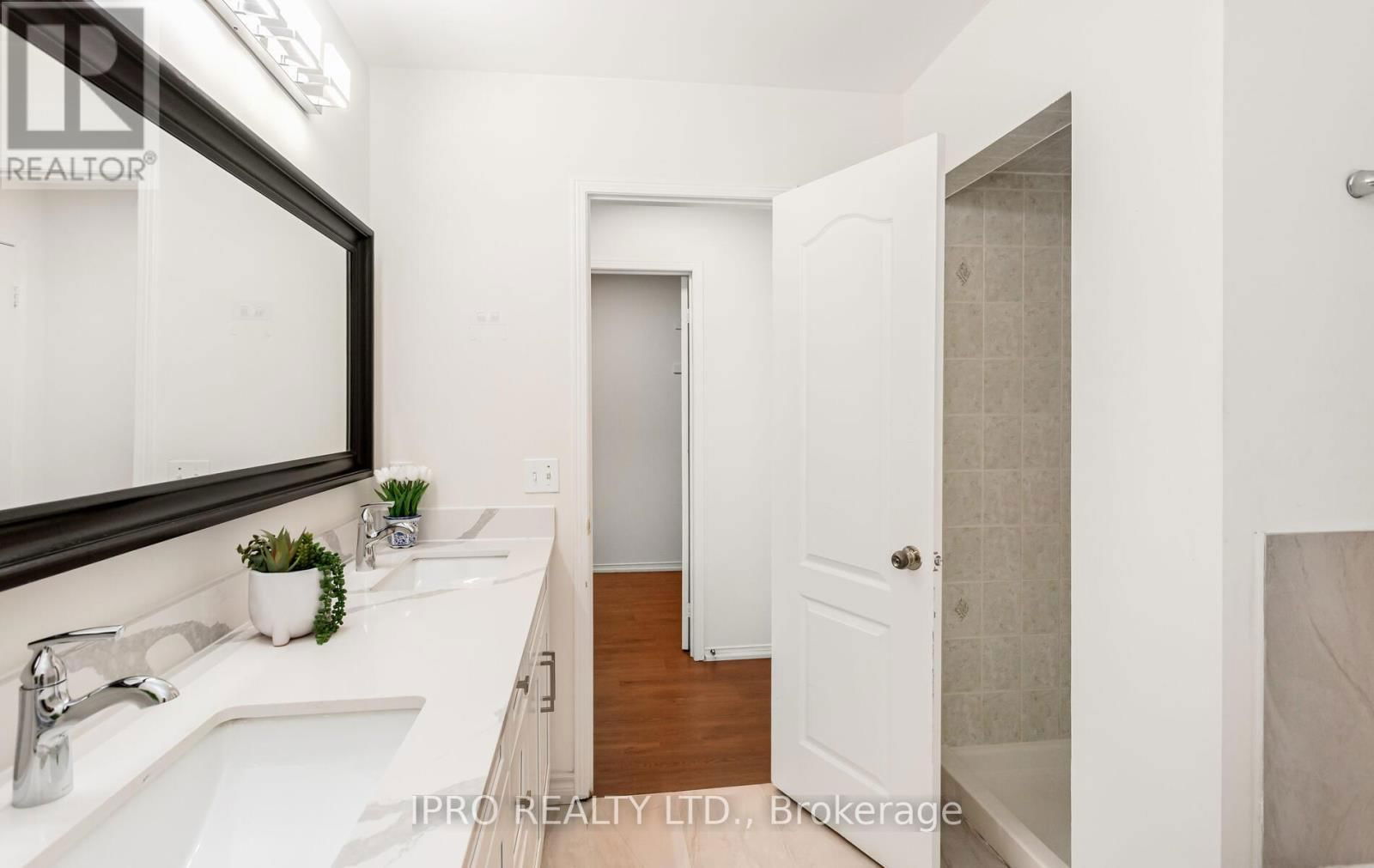 6150 WINDFLEET CRESCENT Image 29