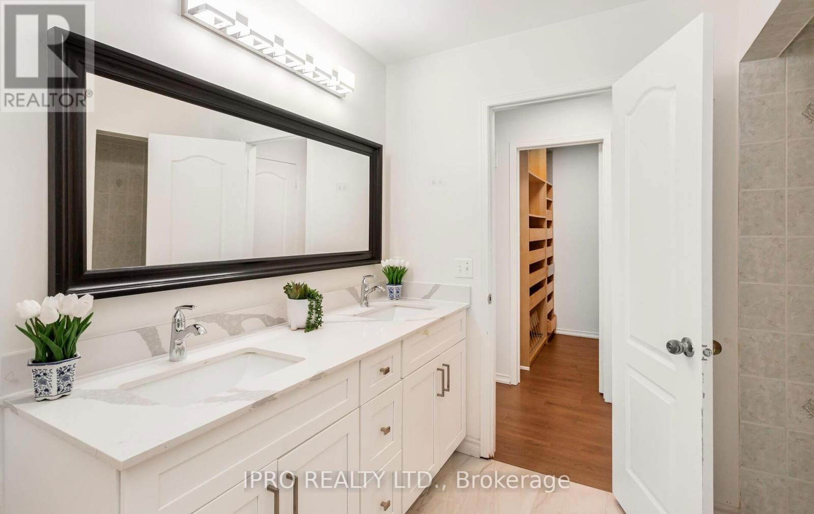 6150 WINDFLEET CRESCENT Image 30
