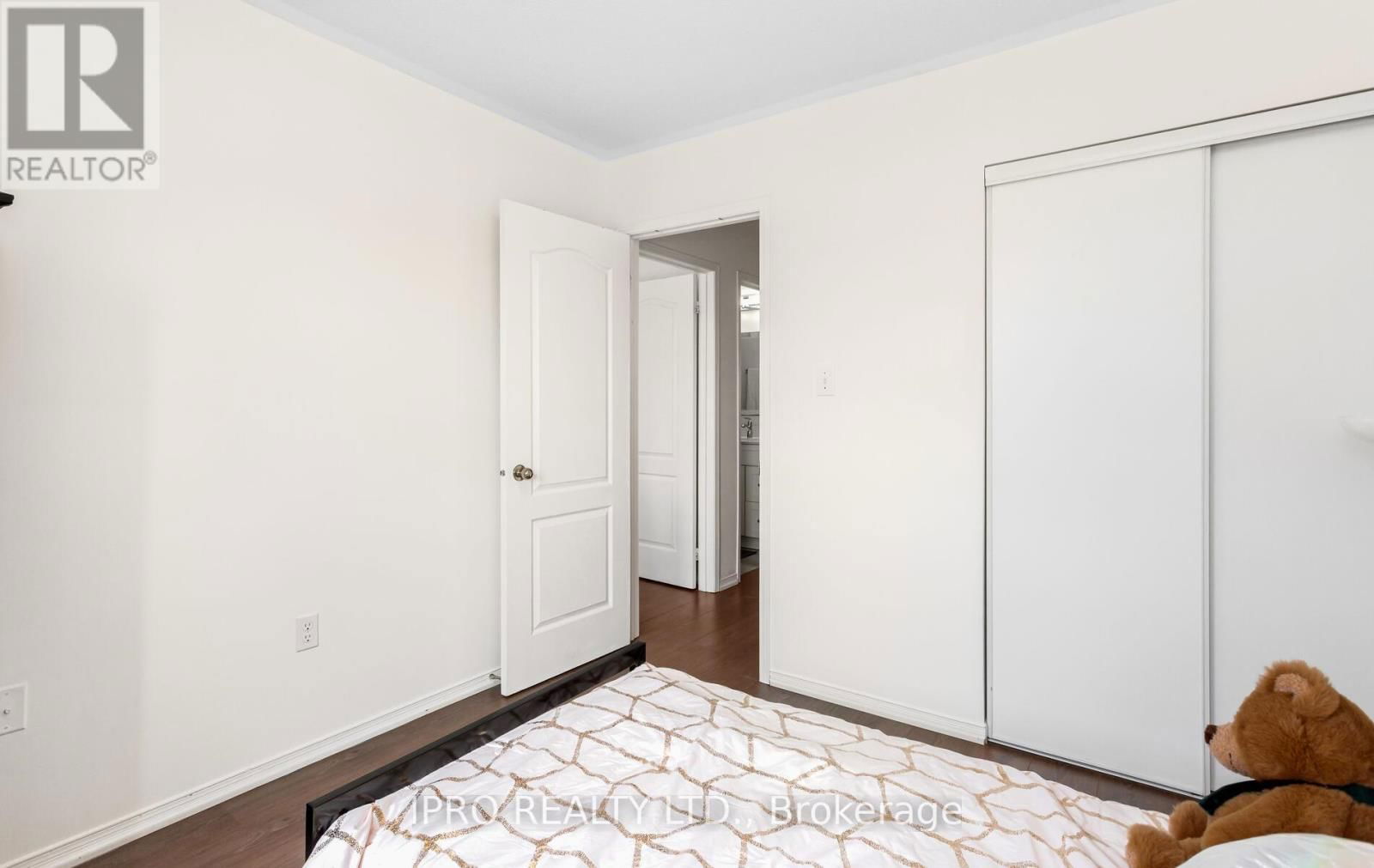 6150 WINDFLEET CRESCENT Image 35