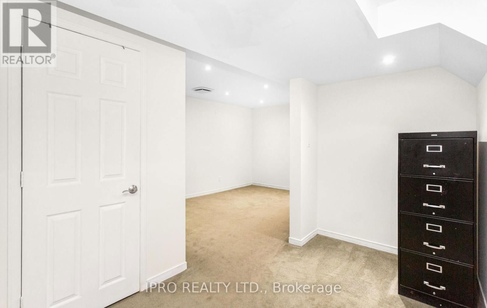 6150 WINDFLEET CRESCENT Image 40