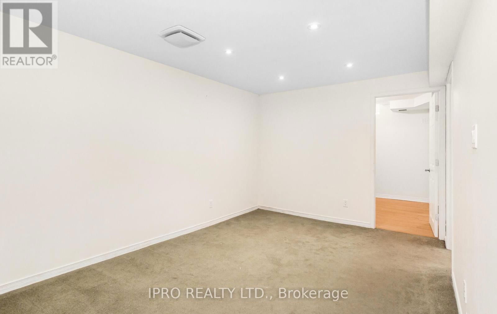 6150 WINDFLEET CRESCENT Image 41