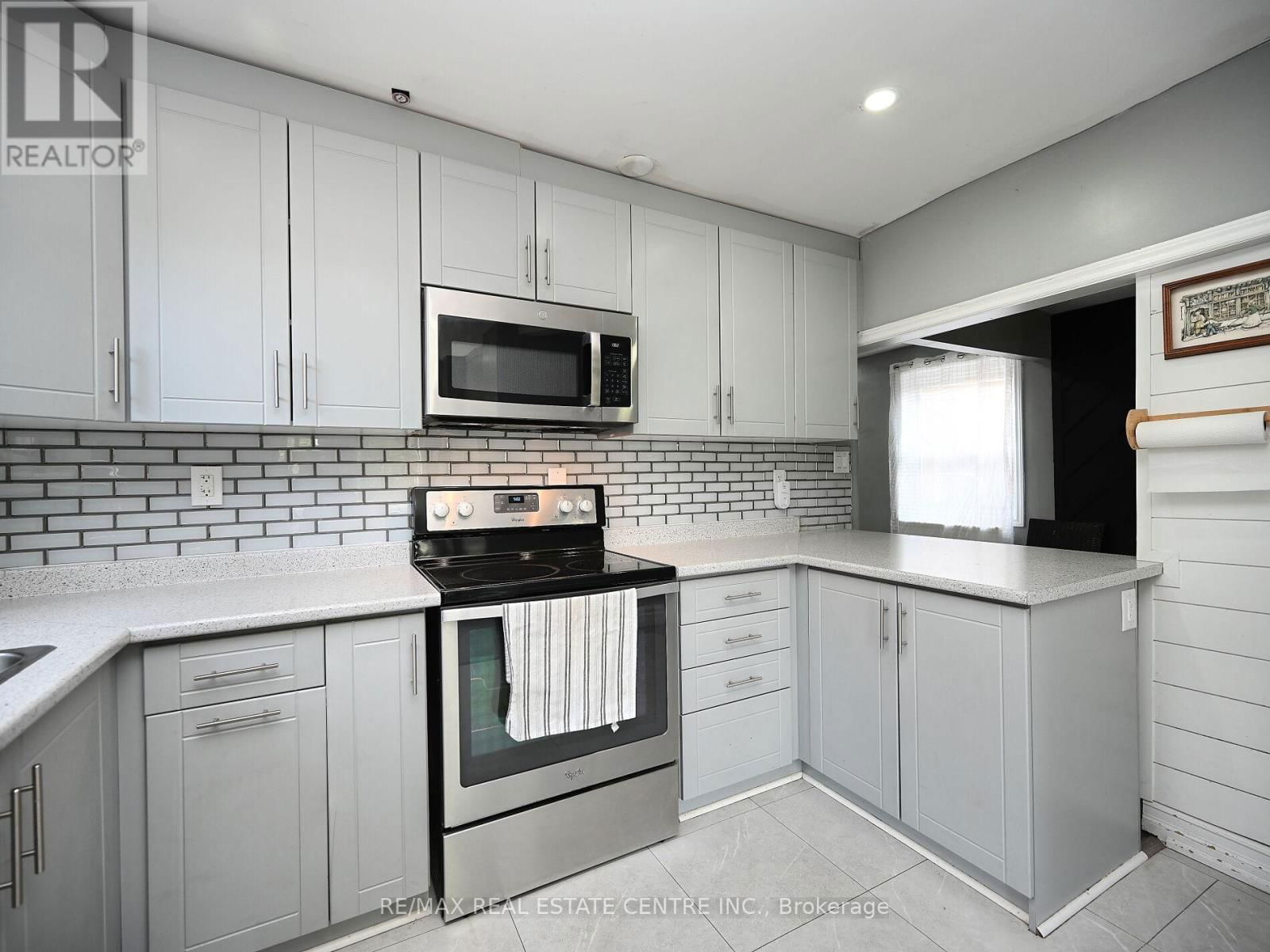 34 MISSISSAUGA ROAD NORTH Image 12