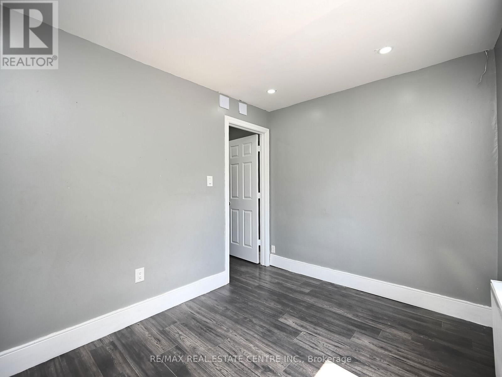 34 MISSISSAUGA ROAD NORTH Image 18