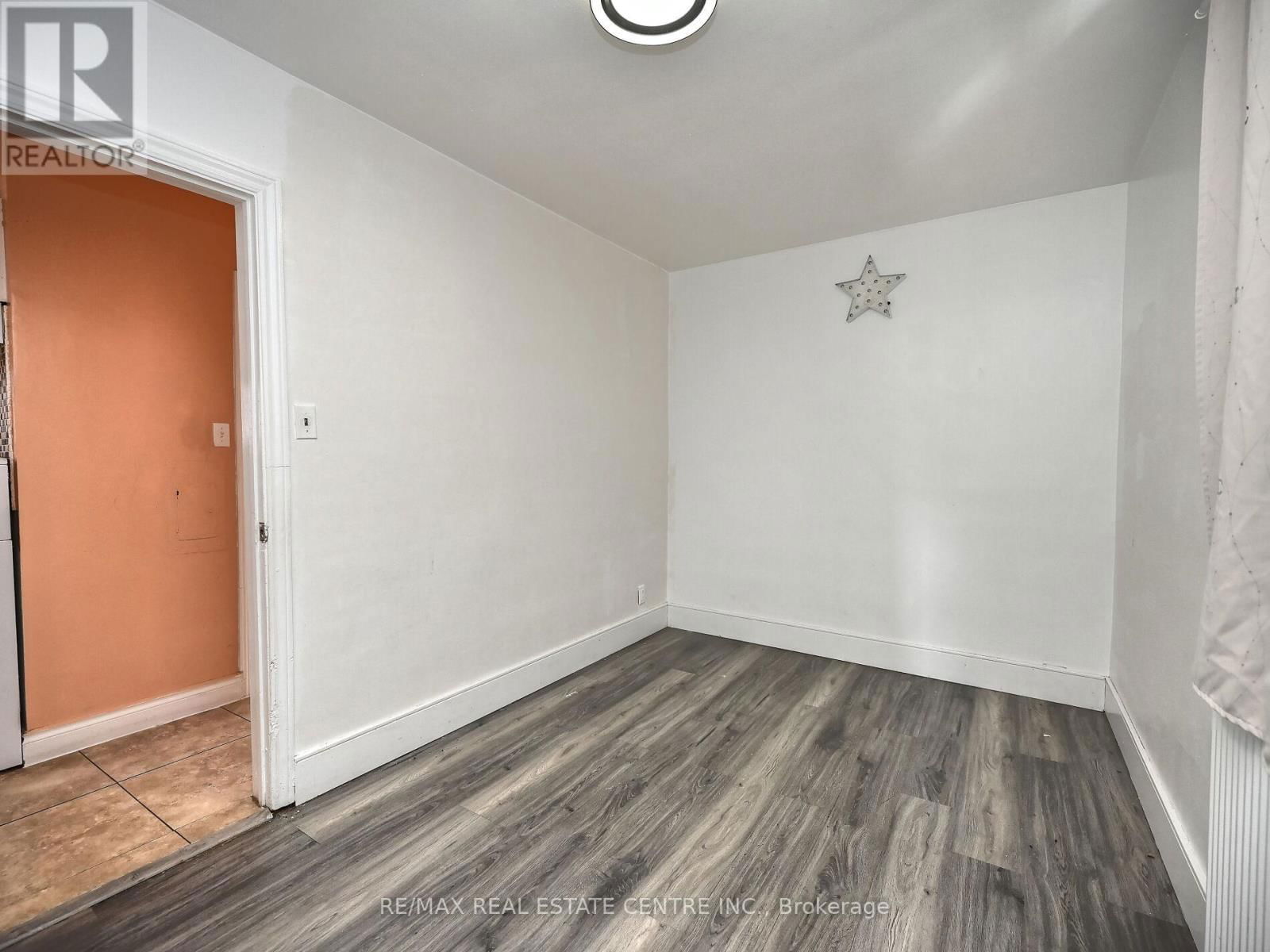 34 MISSISSAUGA ROAD NORTH Image 35