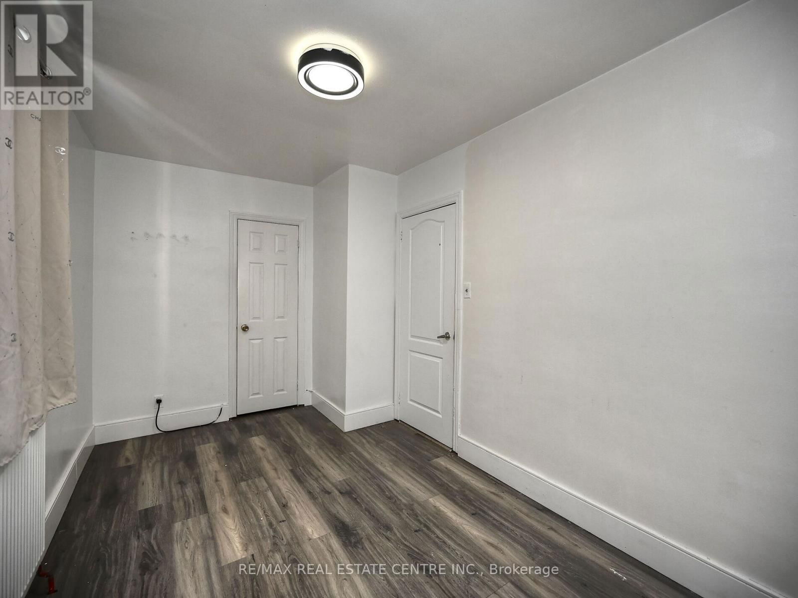 34 MISSISSAUGA ROAD NORTH Image 37