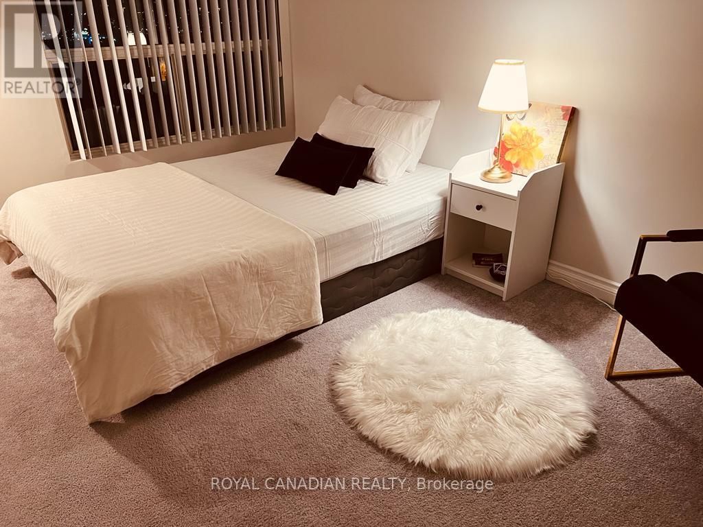 1705 - 4460 TUCANA COURT Image 13