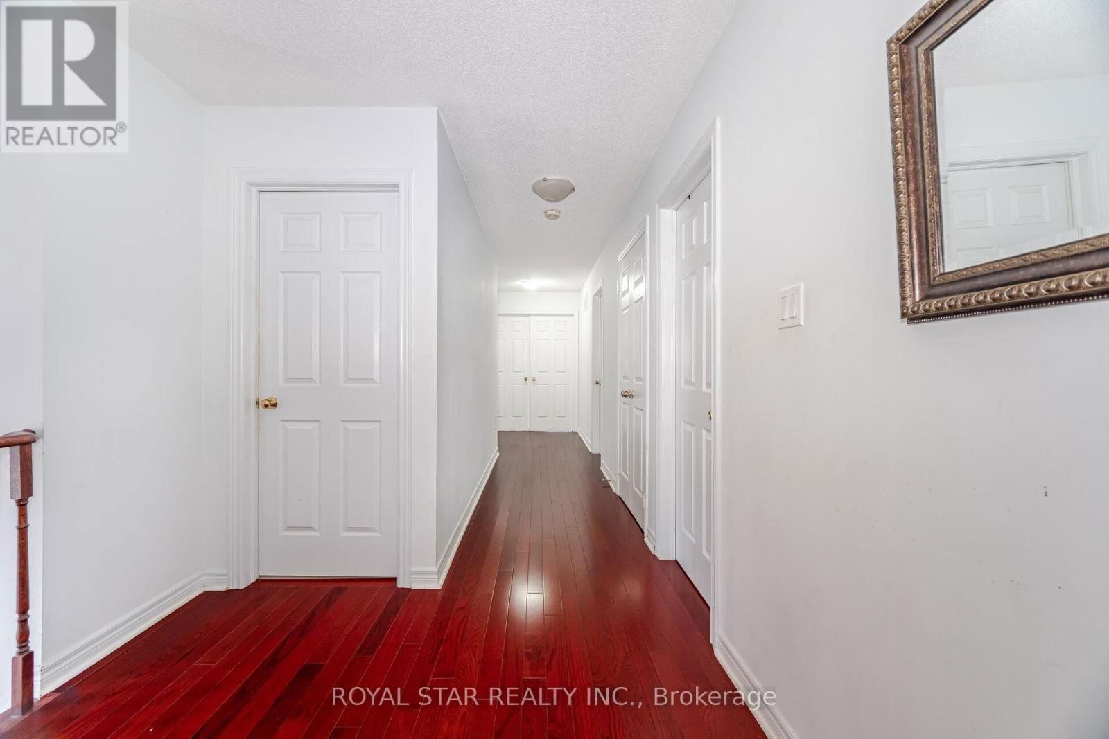21 BAYLAWN CIRCLE Image 18