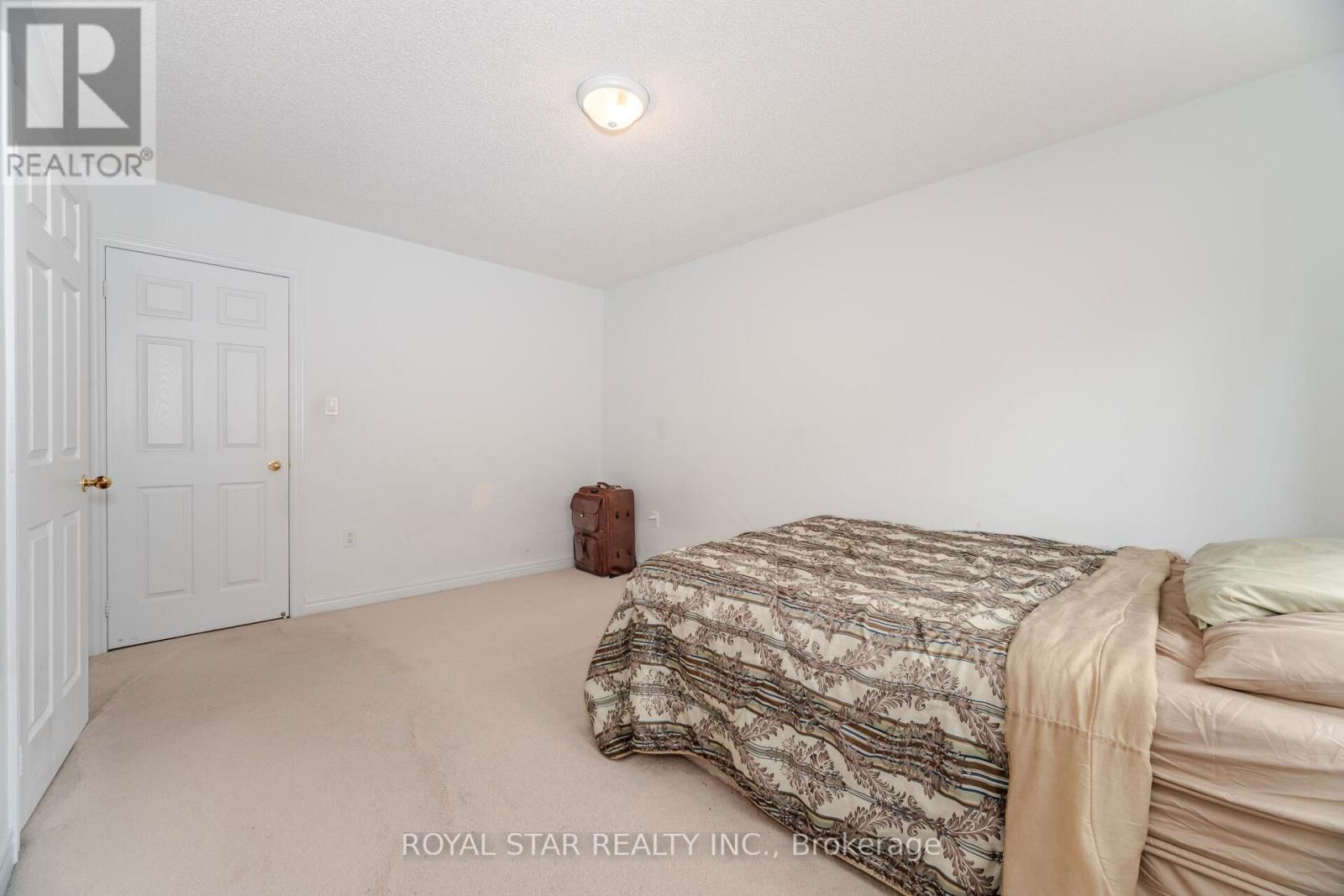 21 BAYLAWN CIRCLE Image 36