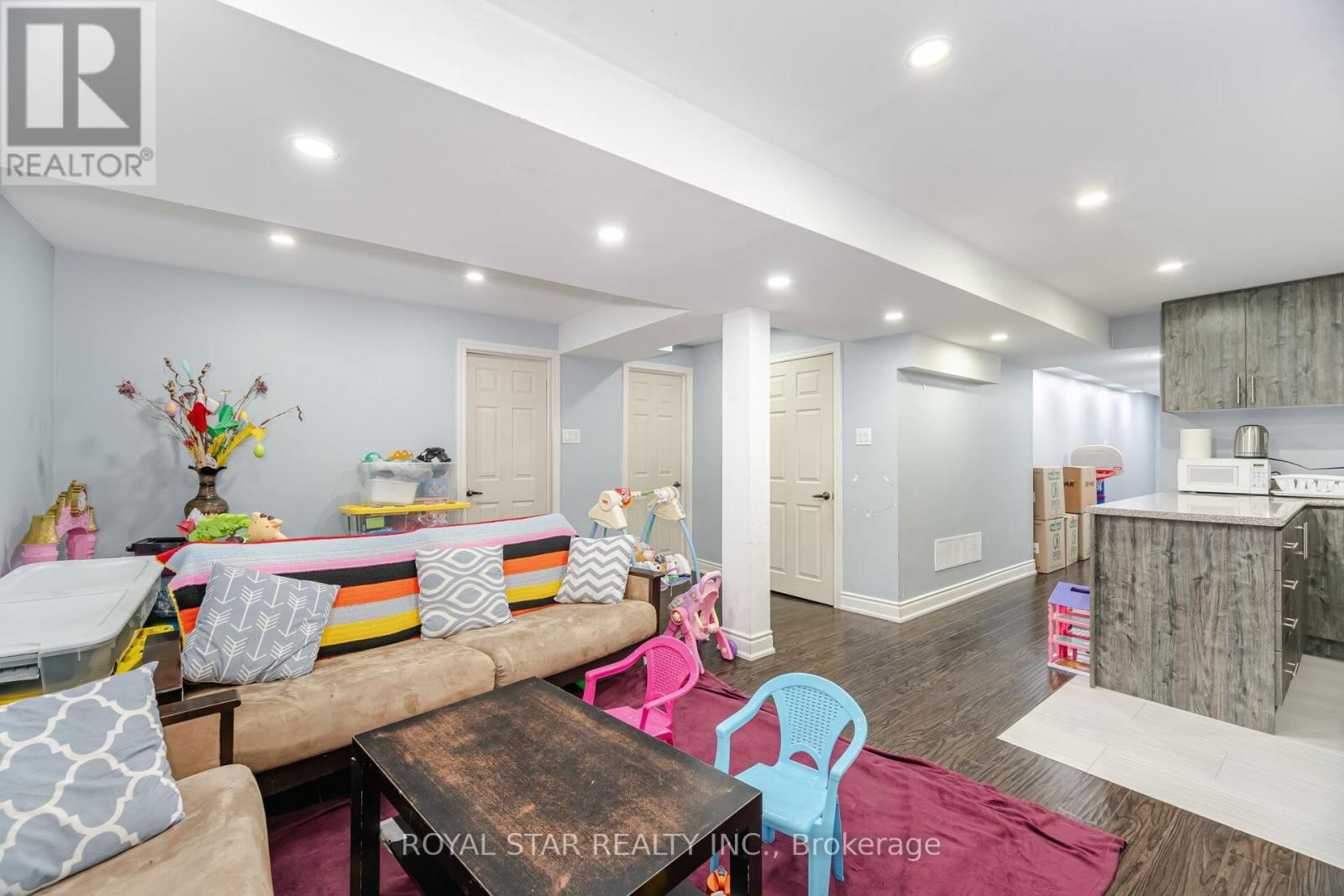 21 BAYLAWN CIRCLE Image 39