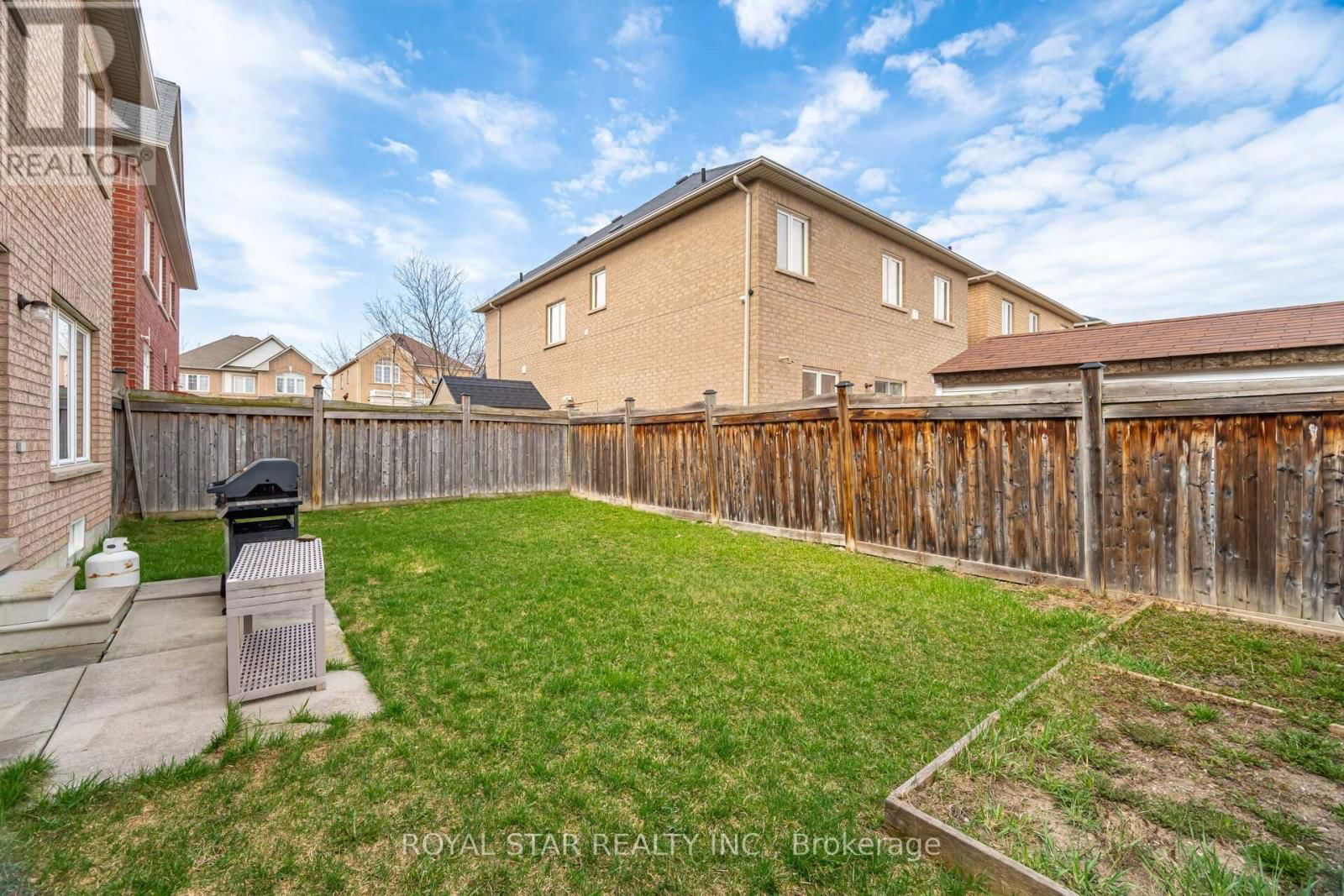 21 BAYLAWN CIRCLE Image 47