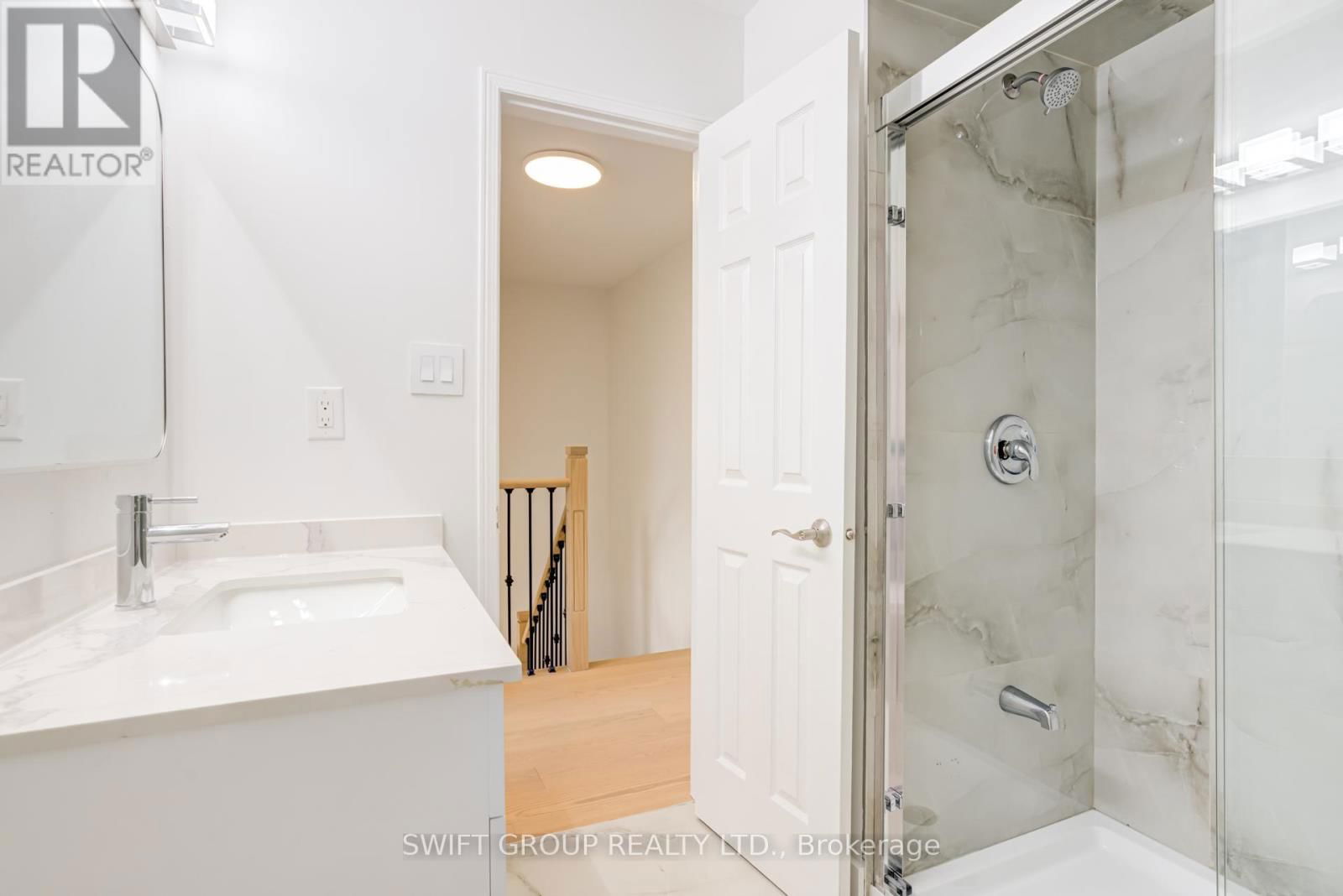 2569 GILL CRESCENT Image 26