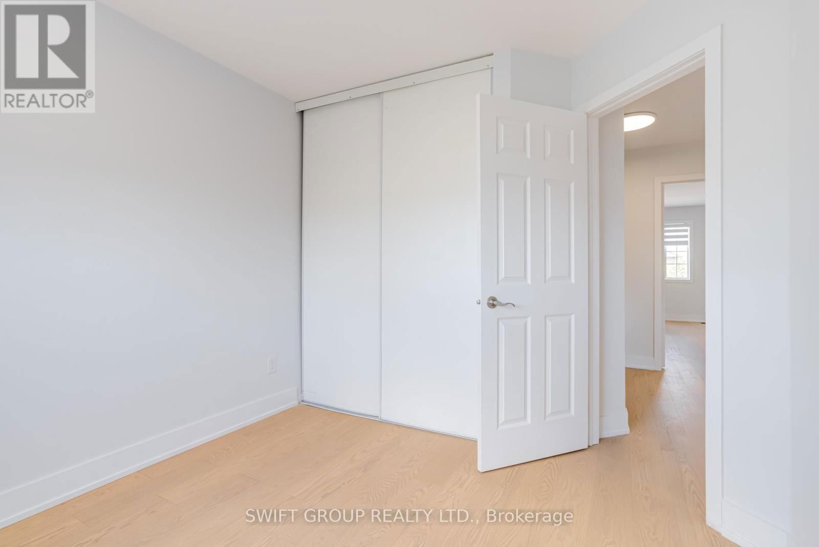 2569 GILL CRESCENT Image 27