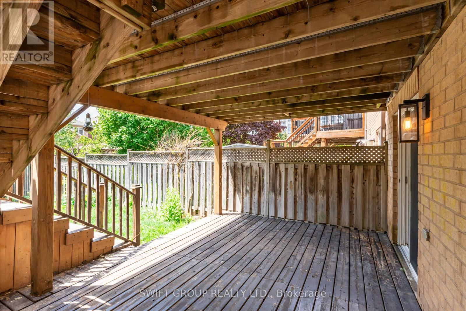 2569 GILL CRESCENT Image 30