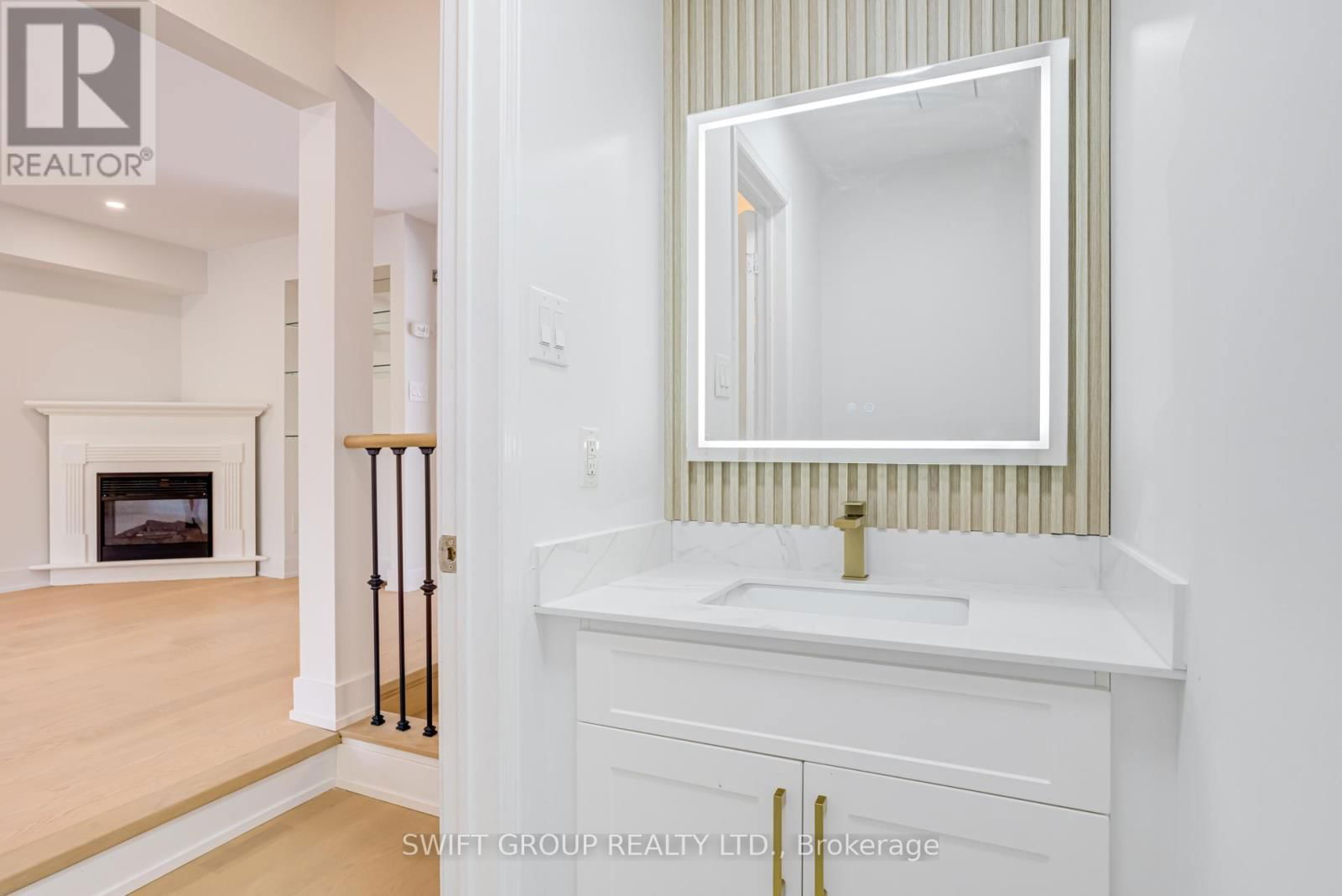 2569 GILL CRESCENT Image 9