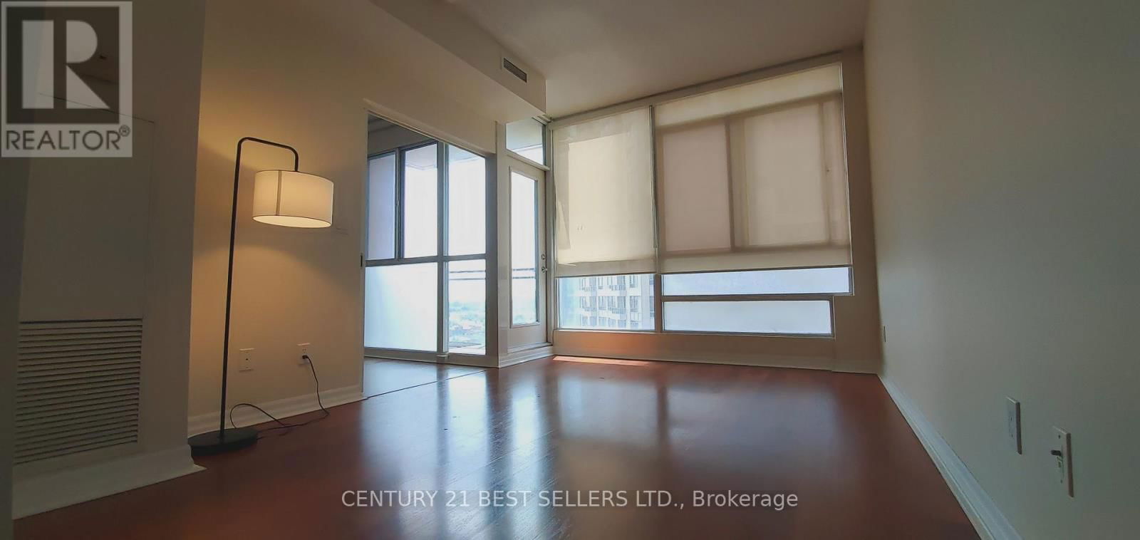 801 - 225 WEBB DRIVE Image 4