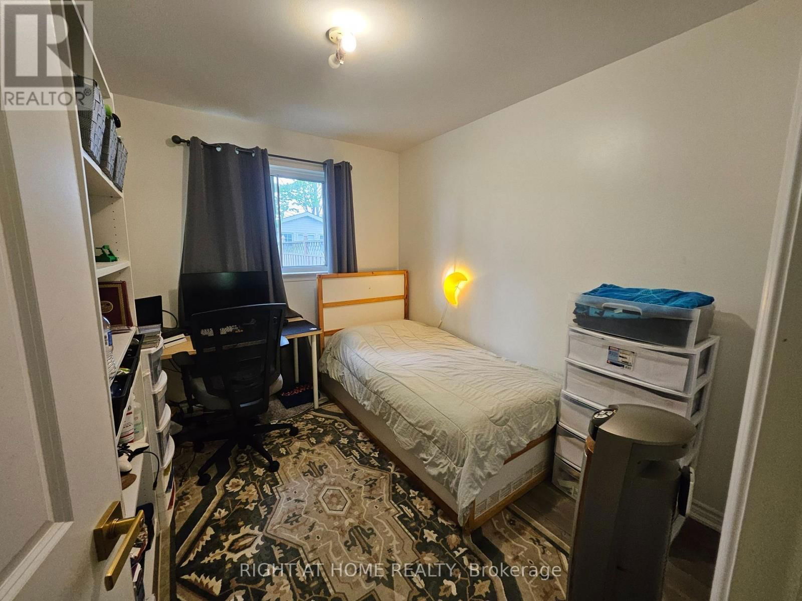 UPPER - 2445 PADSTOW CRESCENT Image 20