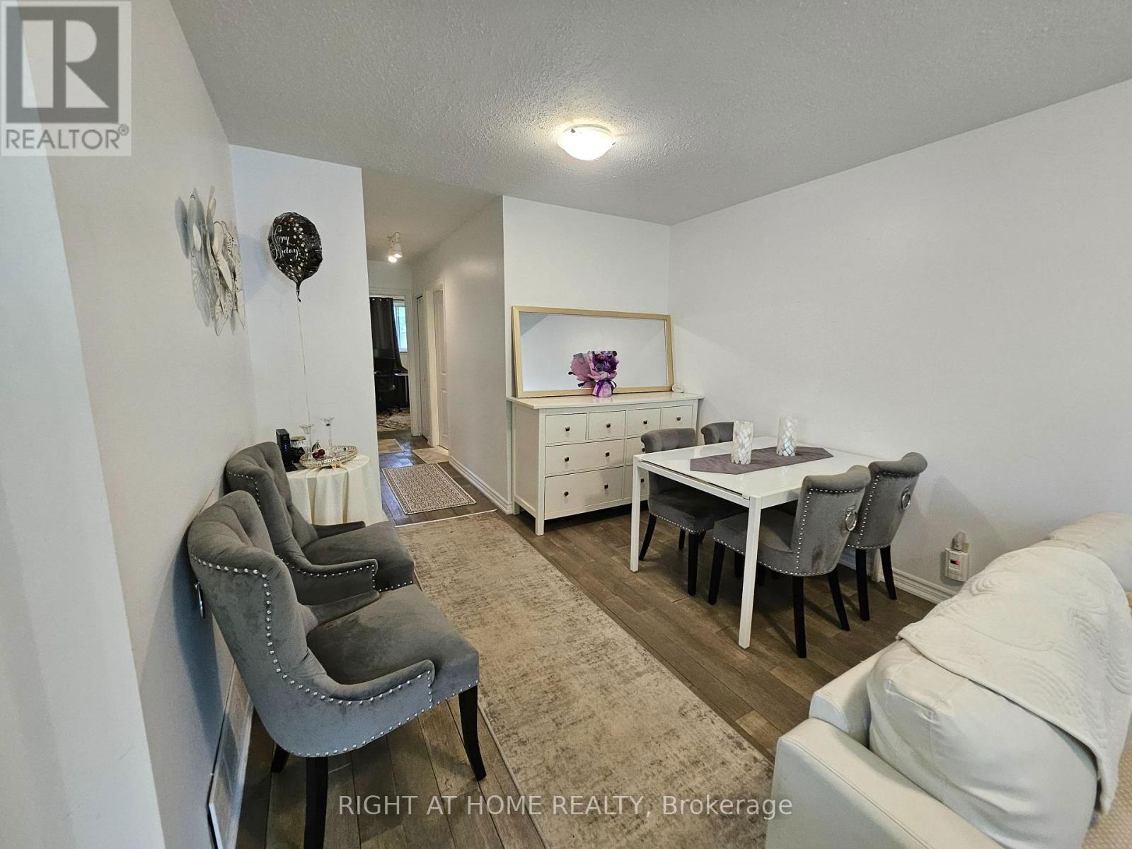 UPPER - 2445 PADSTOW CRESCENT Image 30