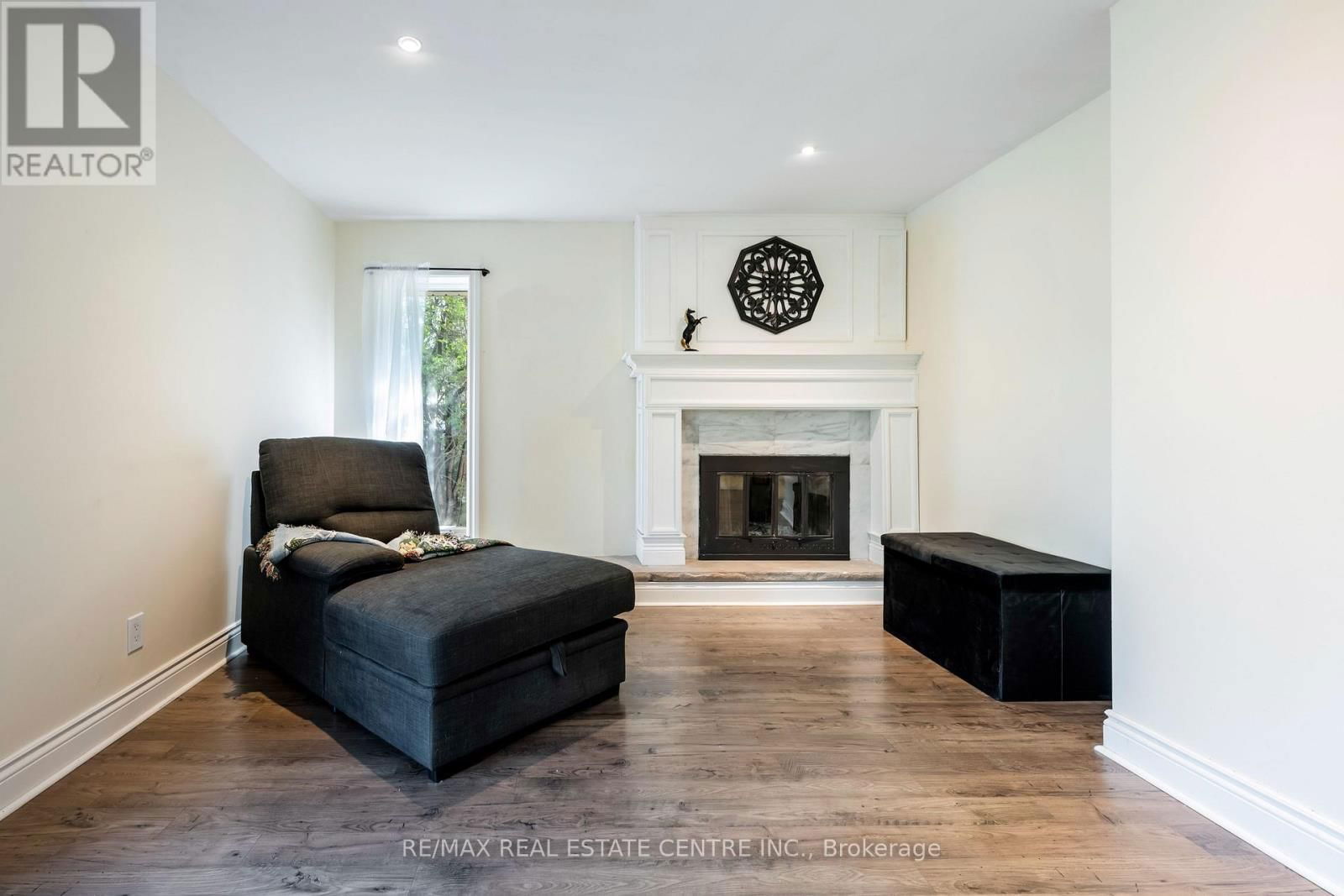43 BRENDA BOULEVARD Image 17