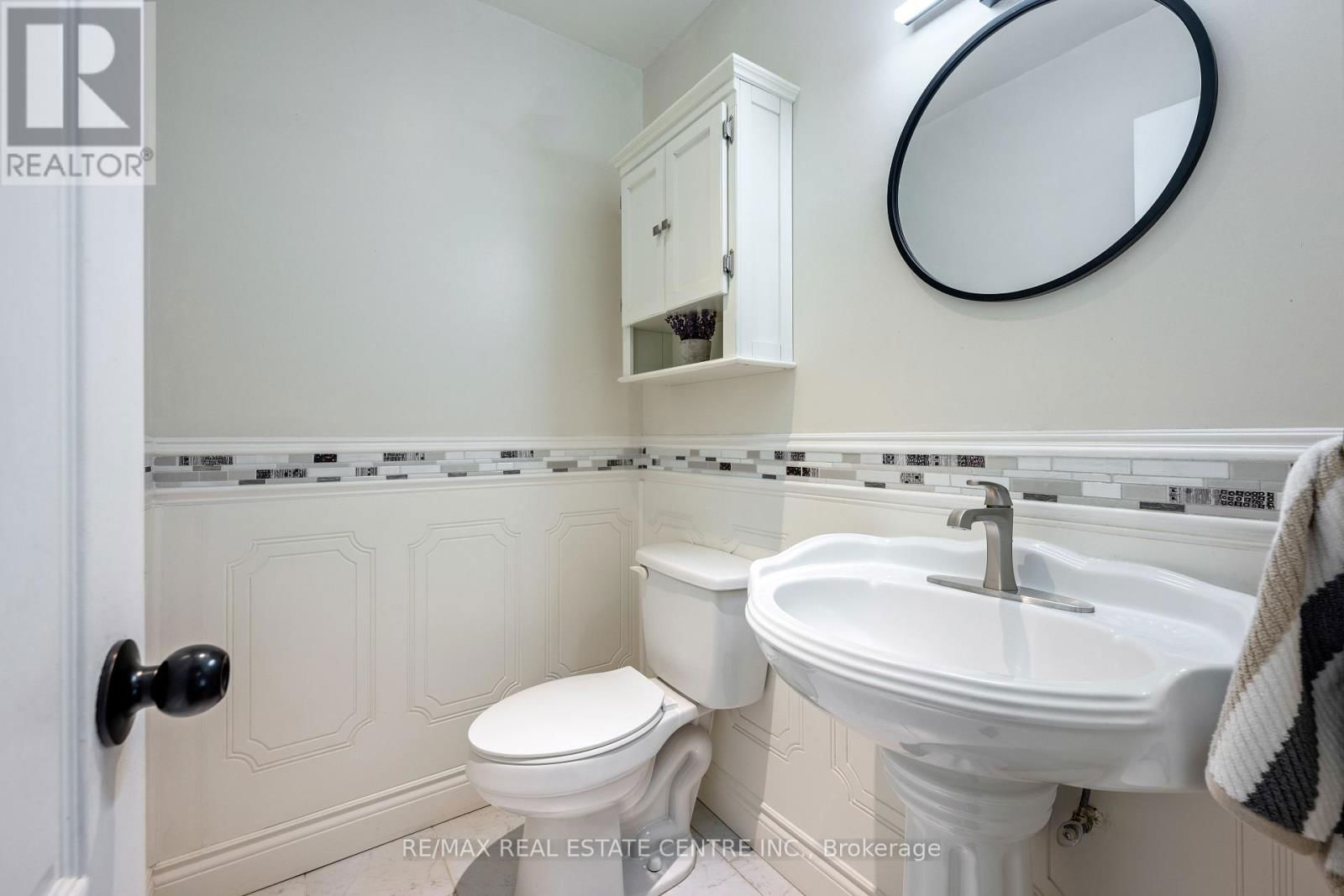 43 BRENDA BOULEVARD Image 20