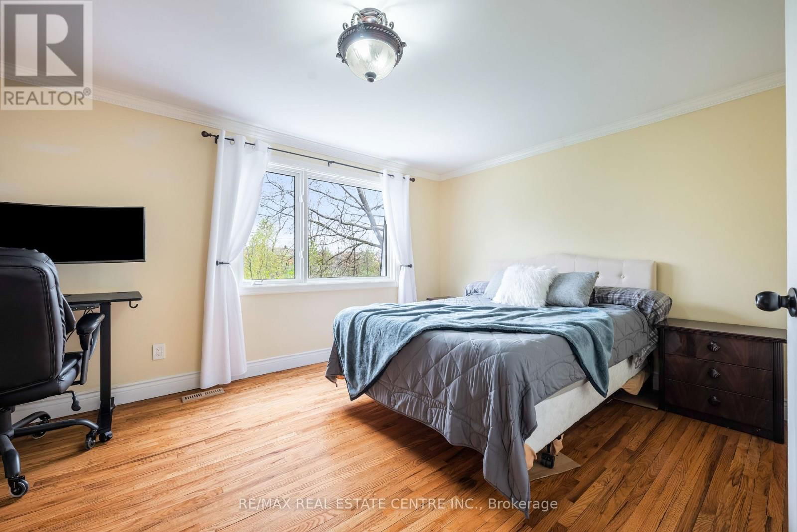 43 BRENDA BOULEVARD Image 22