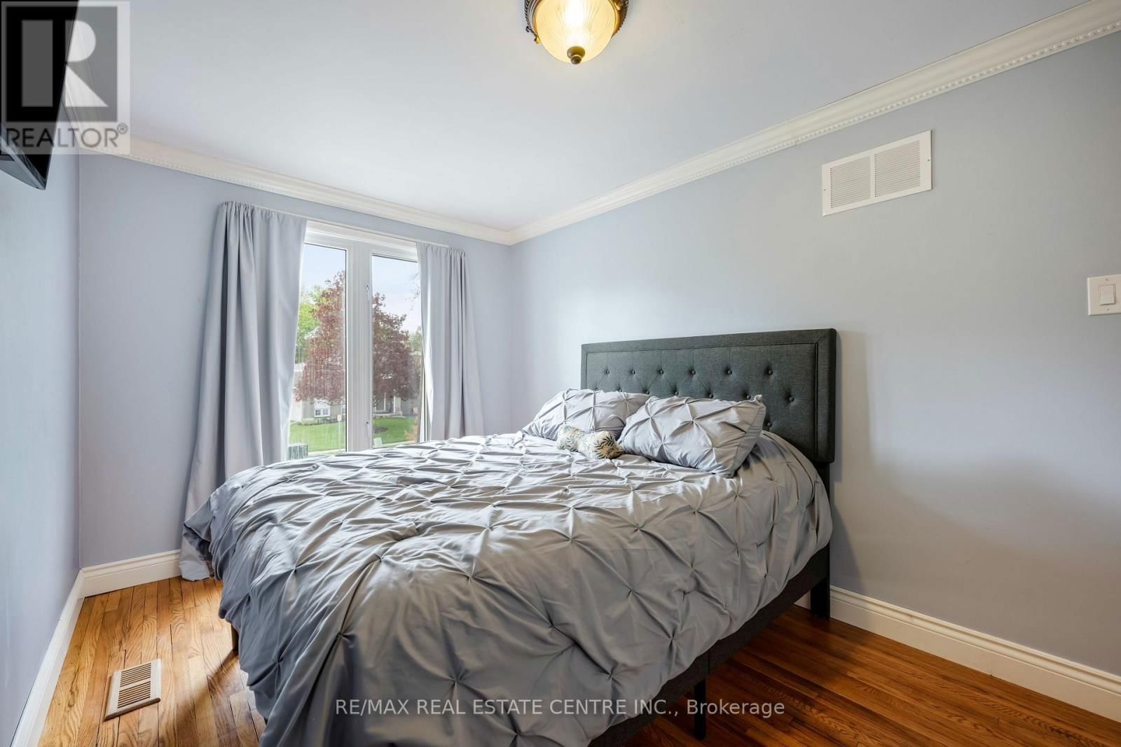 43 BRENDA BOULEVARD Image 27