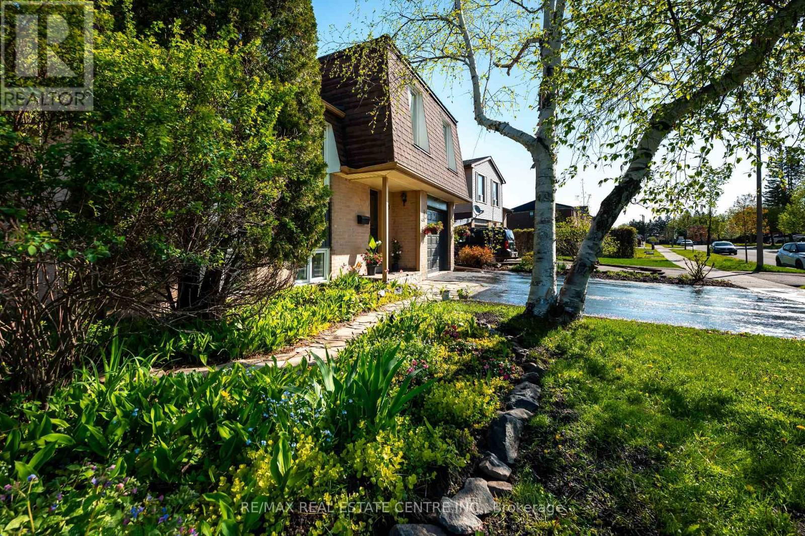 43 BRENDA BOULEVARD Image 3