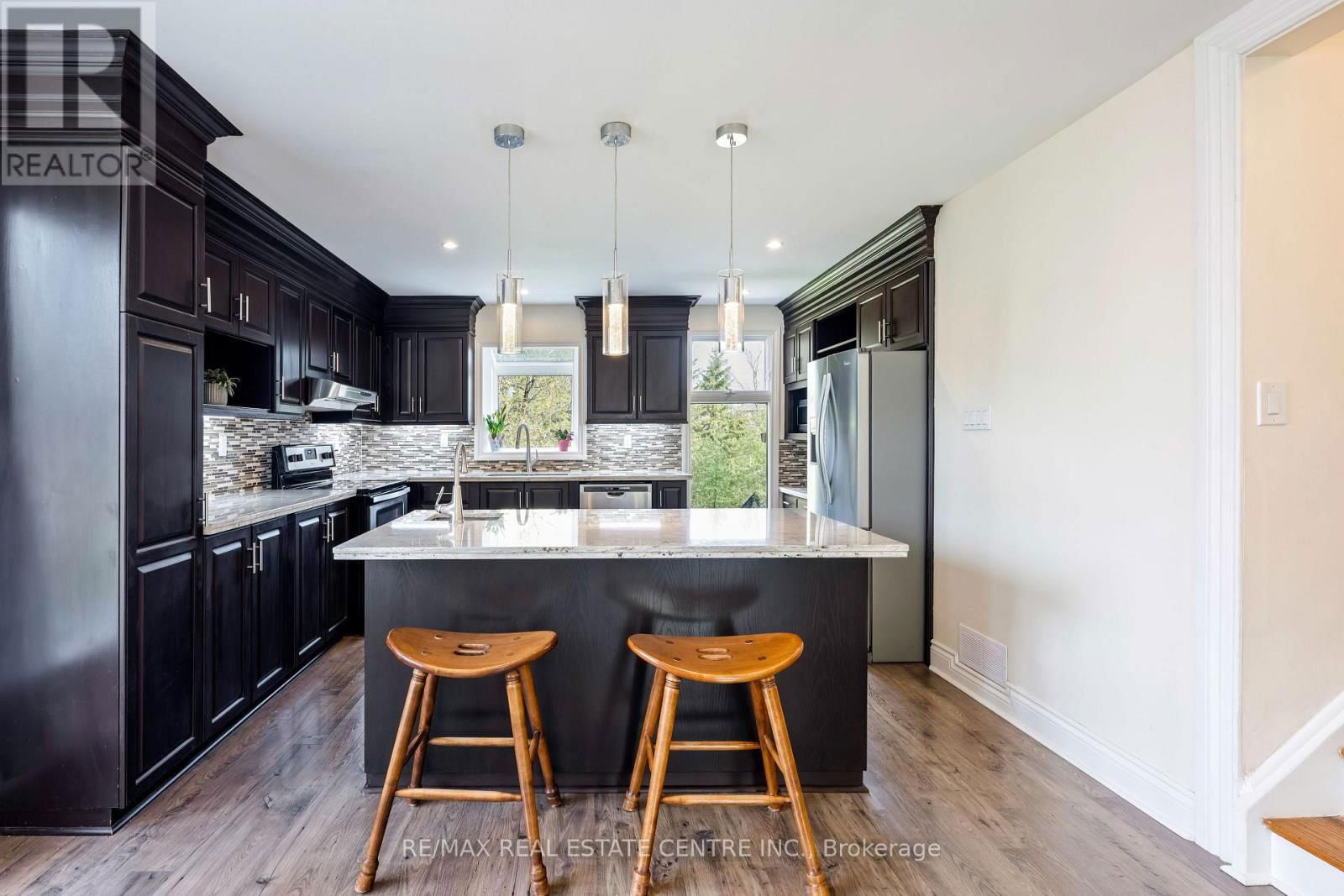 43 BRENDA BOULEVARD Image 7
