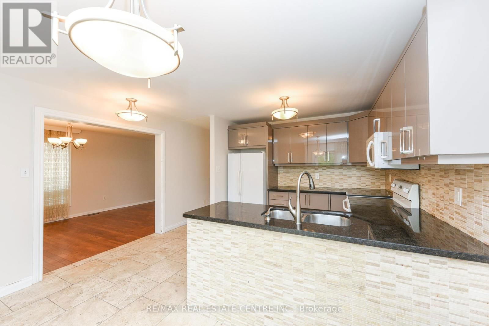 5989 SIDMOUTH STREET Image 15