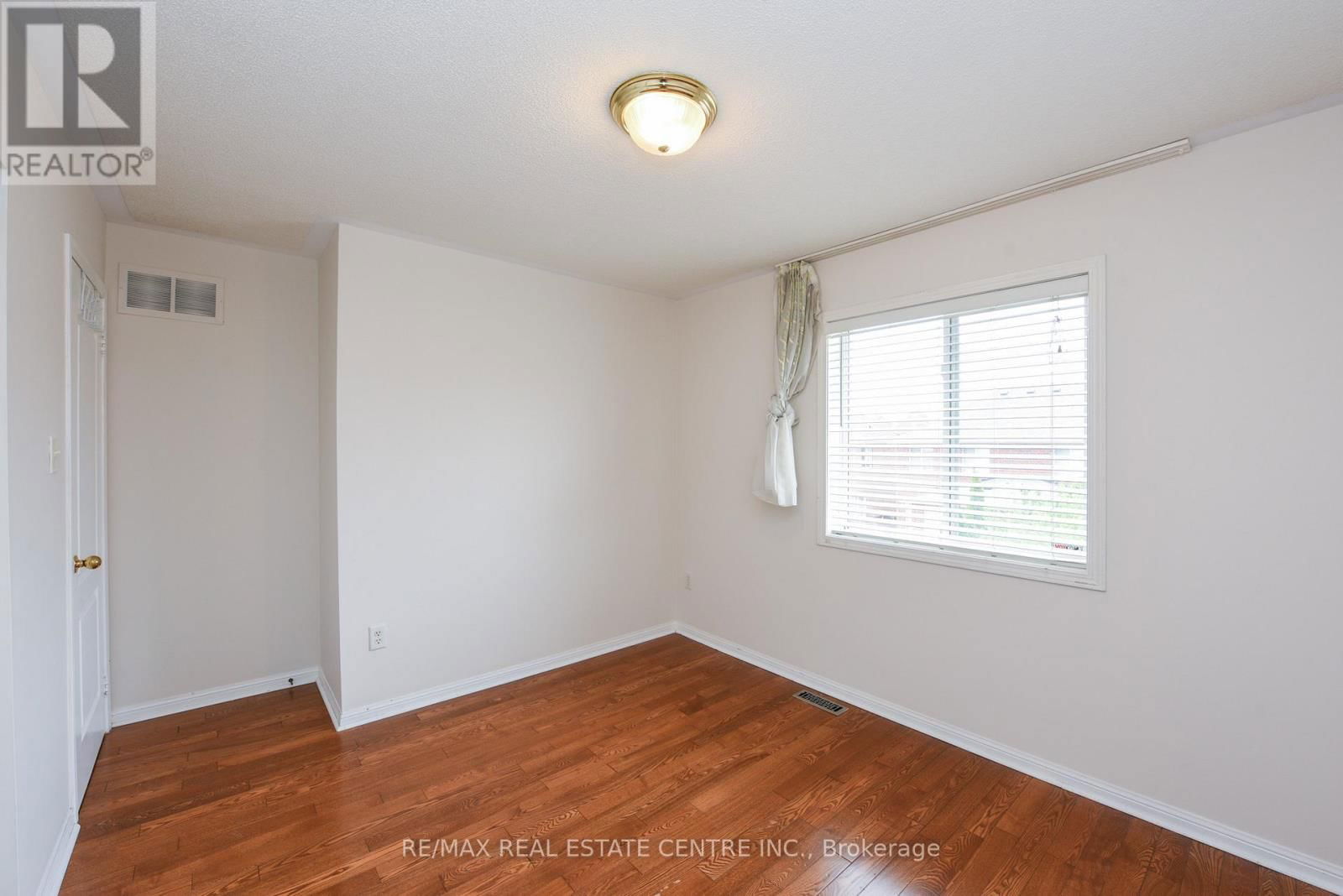 5989 SIDMOUTH STREET Image 19