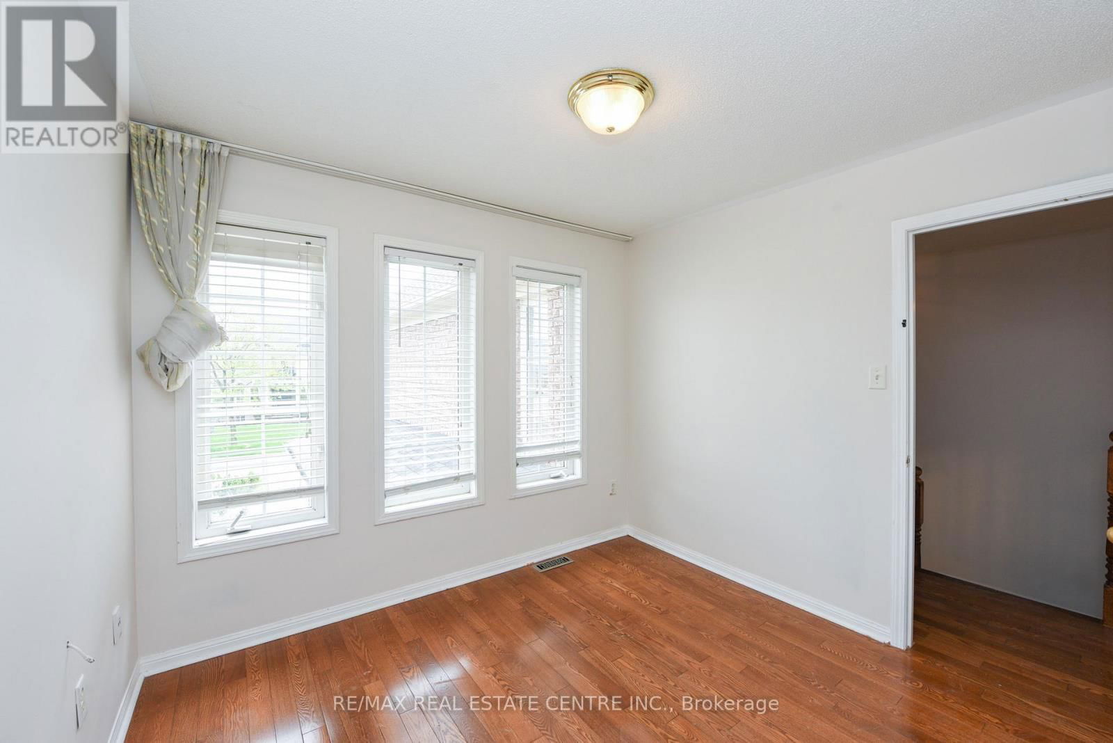 5989 SIDMOUTH STREET Image 25