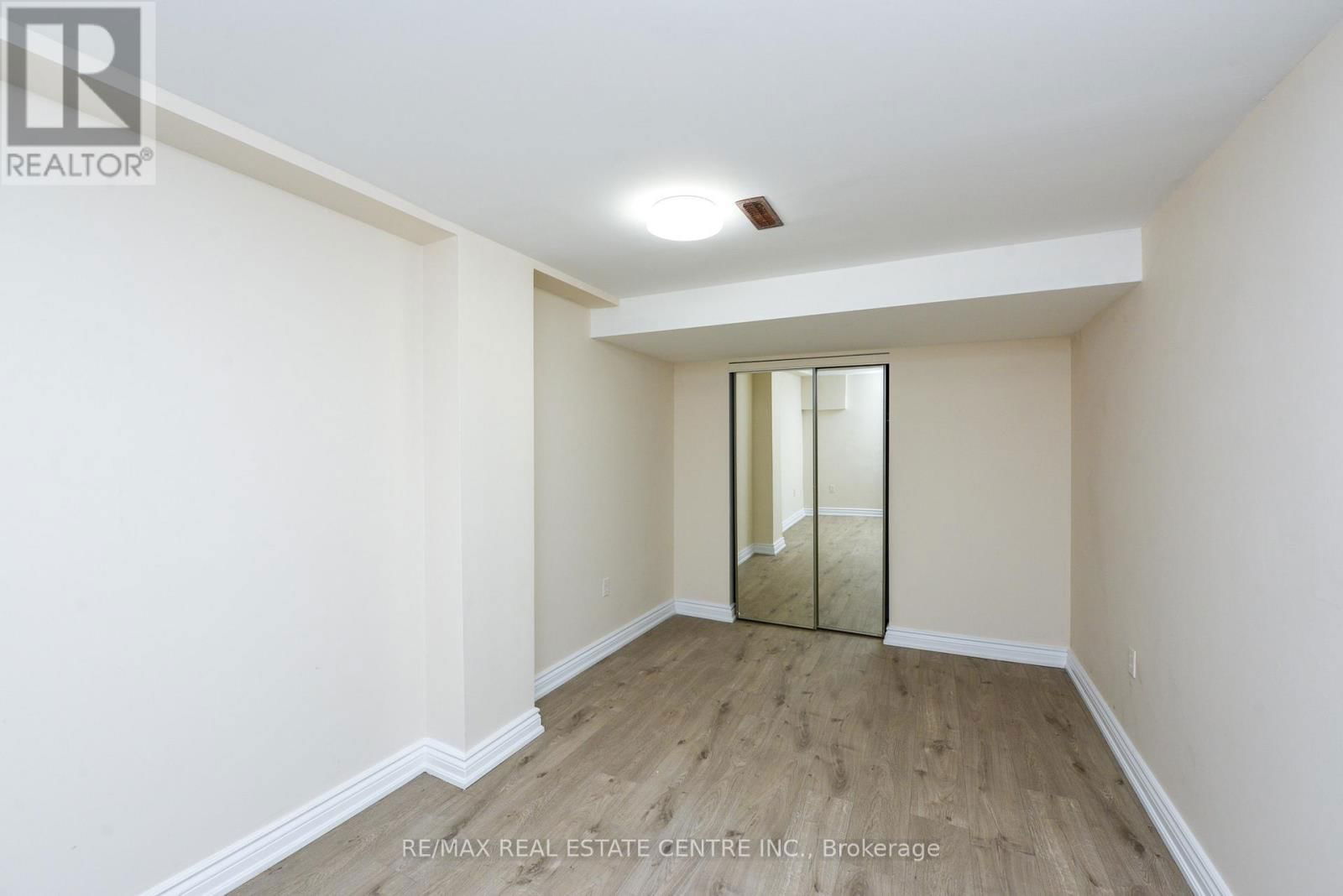 5989 SIDMOUTH STREET Image 37