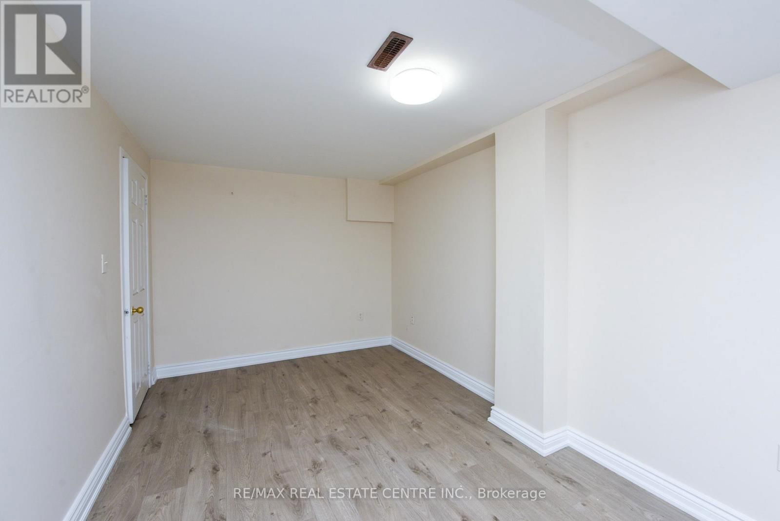 5989 SIDMOUTH STREET Image 38