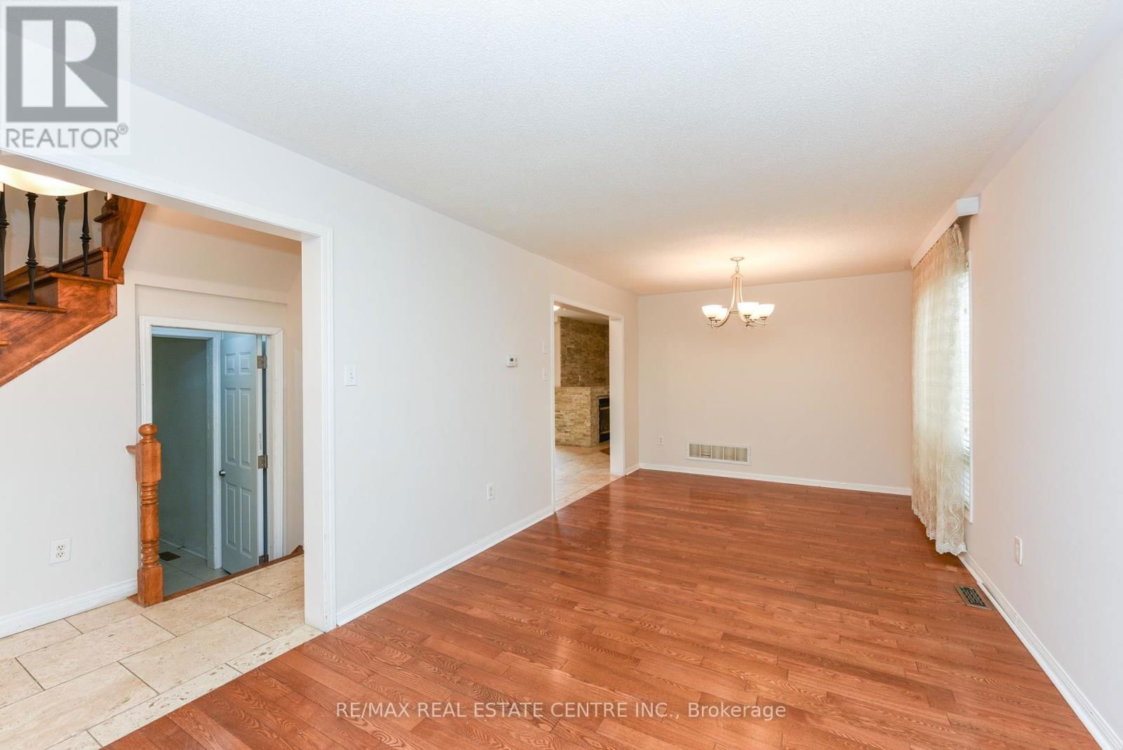 5989 SIDMOUTH STREET Image 9