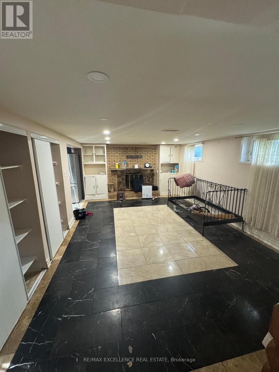 12 VANDERBRENT CRESCENT Image 11