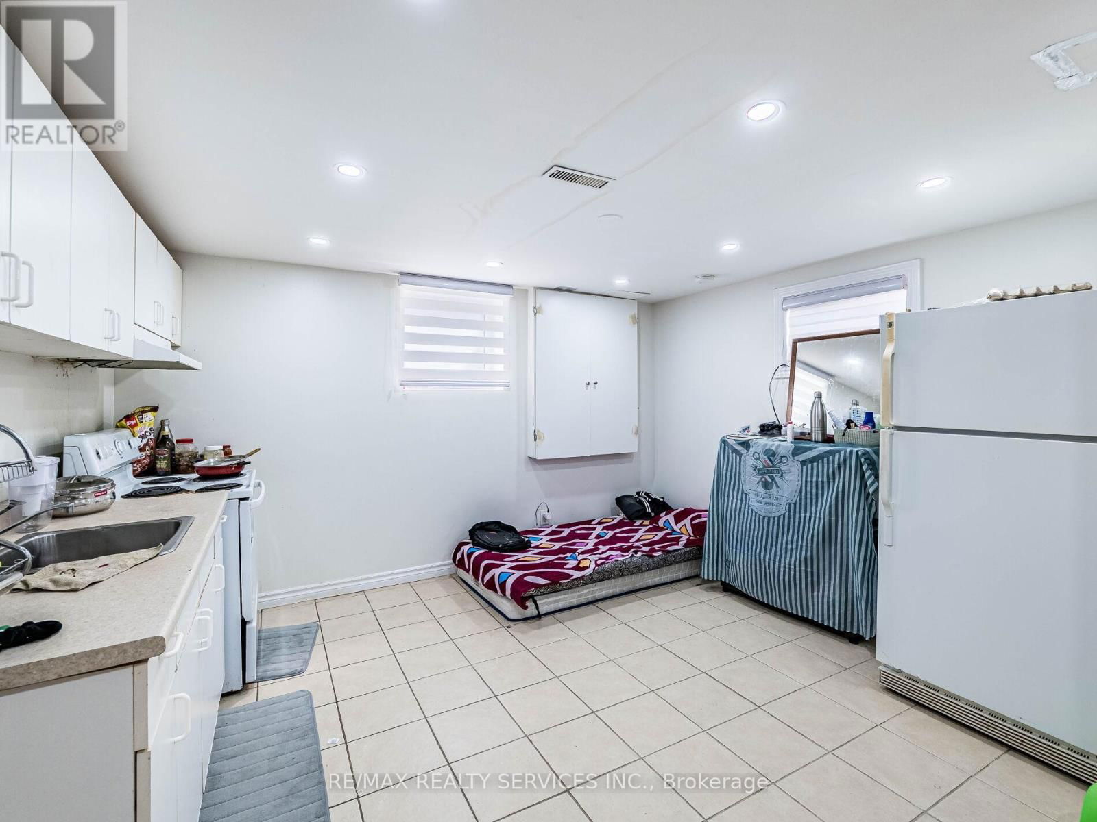 32 MADOC DRIVE Image 31